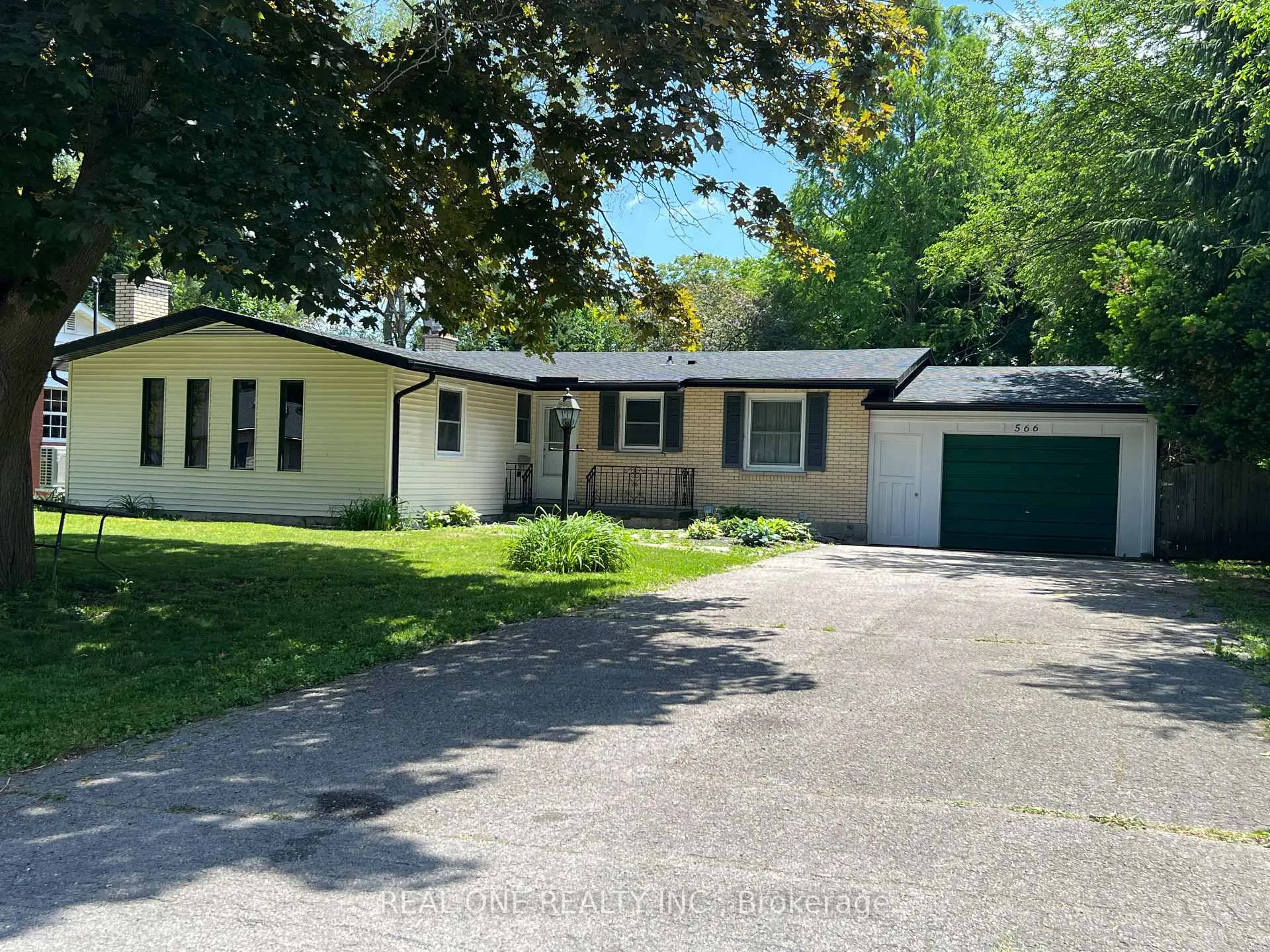Photo 1 of 566 Middlewoods Drive, London, North J — HOMEH