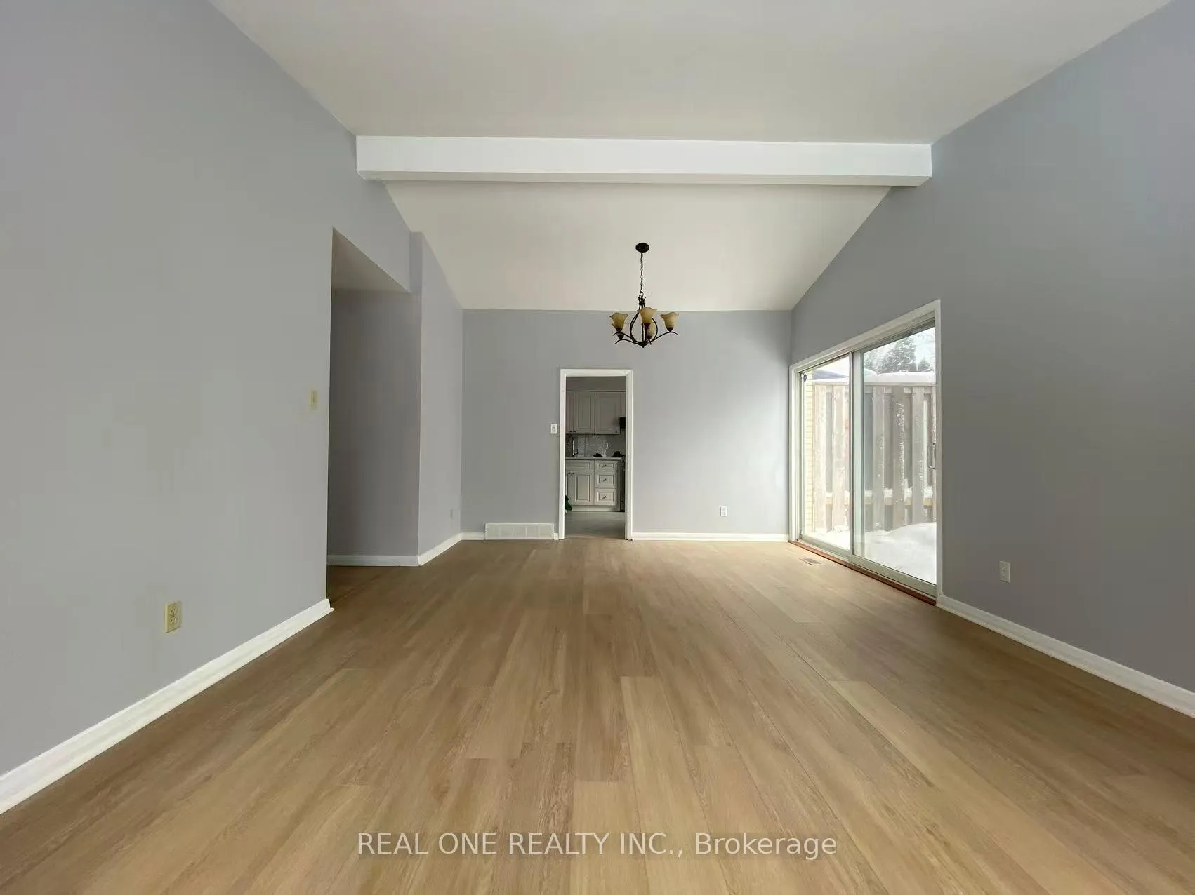 Photo 9 of 566 Middlewoods Drive, London, North J — HOMEH