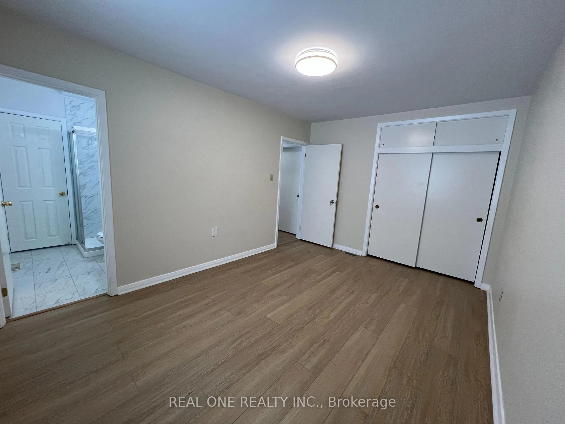 Photo 13 of 566 Middlewoods Drive, London, North J — HOMEH