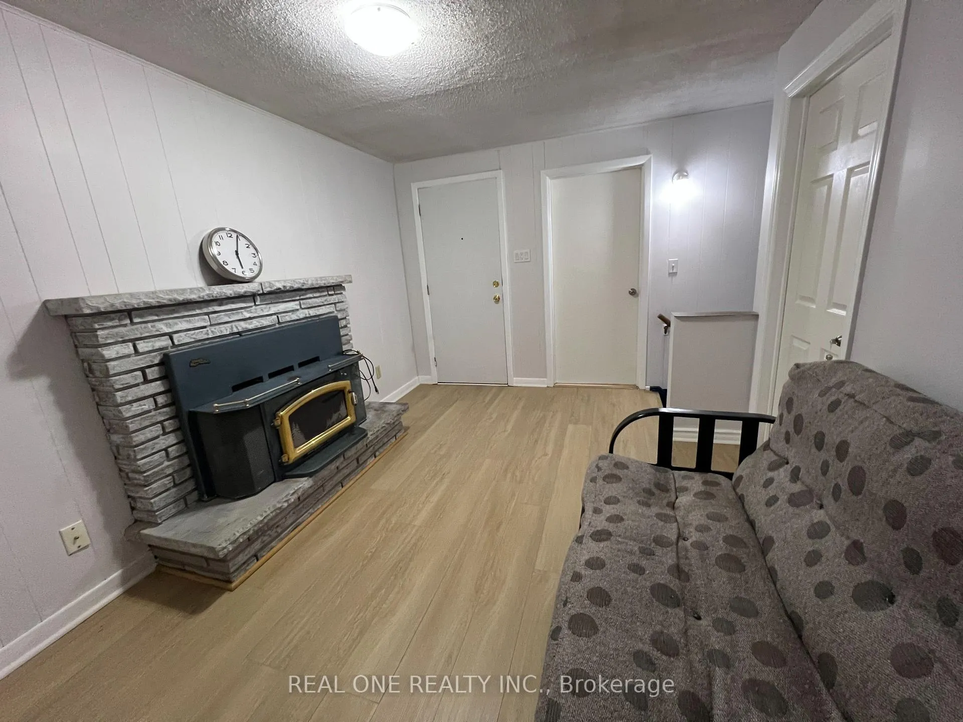Photo 21 of 566 Middlewoods Drive, London, North J — HOMEH