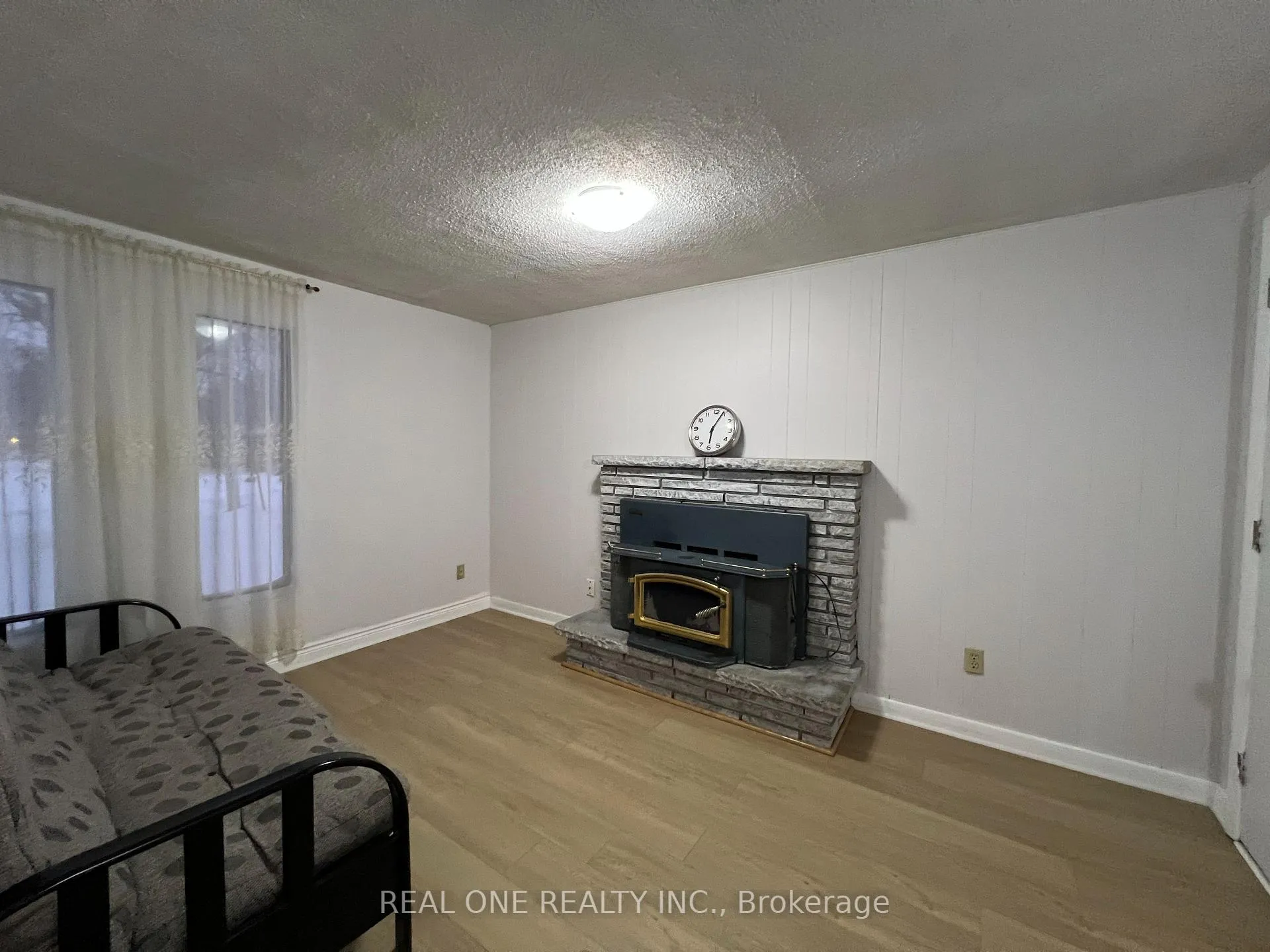 Photo 22 of 566 Middlewoods Drive, London, North J — HOMEH
