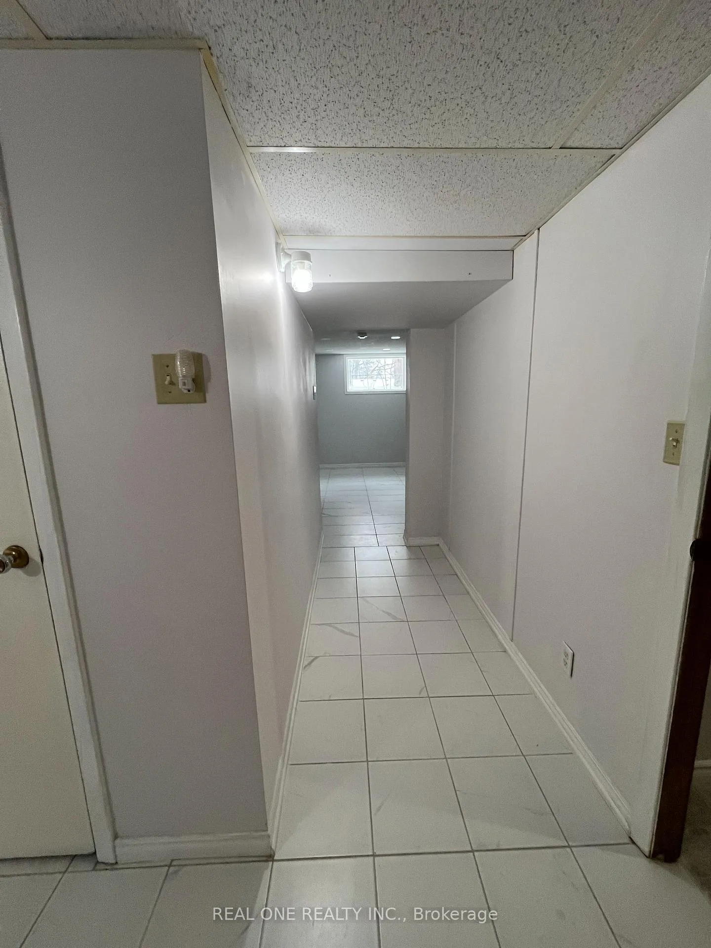 Photo 29 of 566 Middlewoods Drive, London, North J — HOMEH