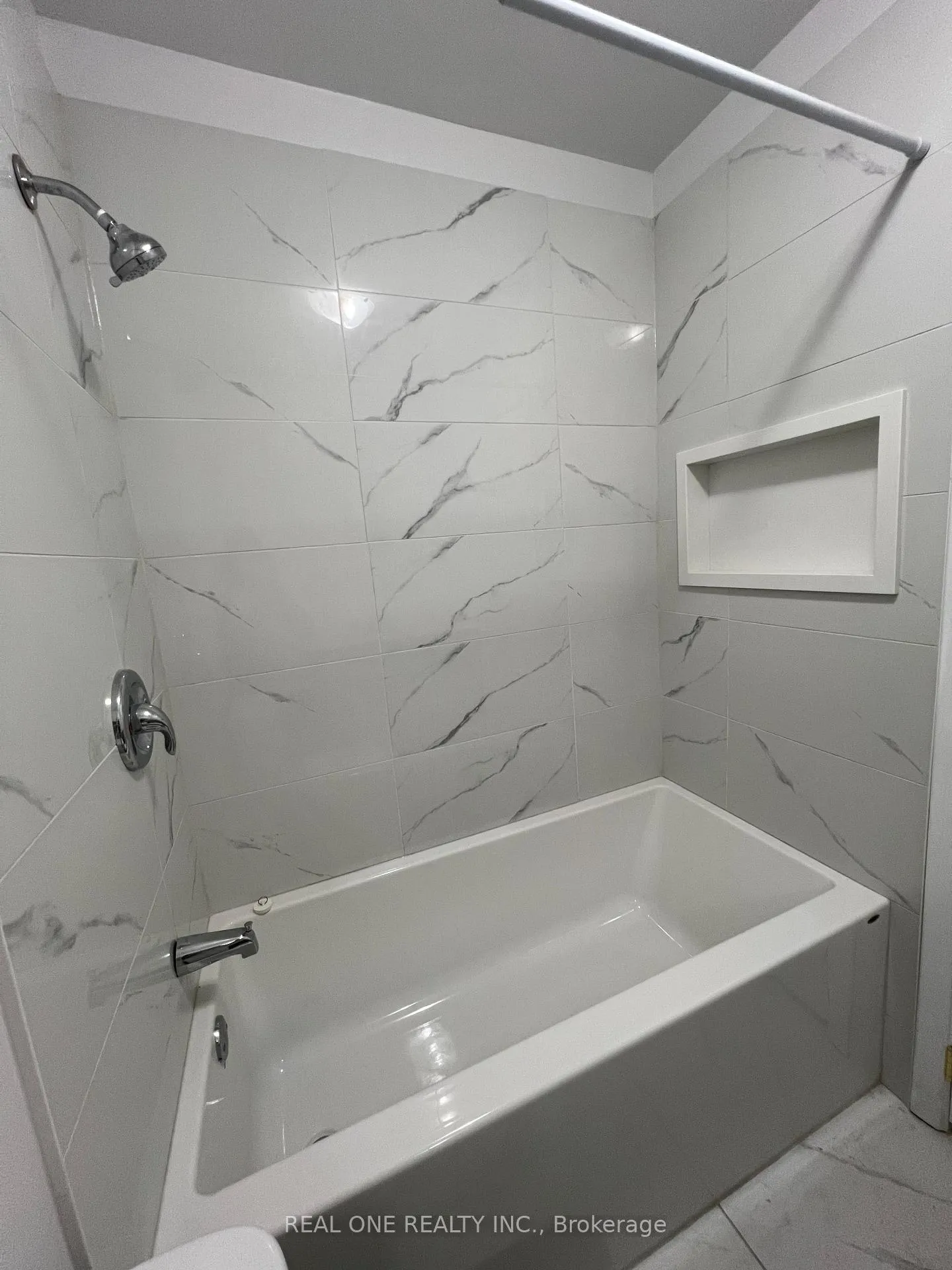 Photo 37 of 566 Middlewoods Drive, London, North J — HOMEH