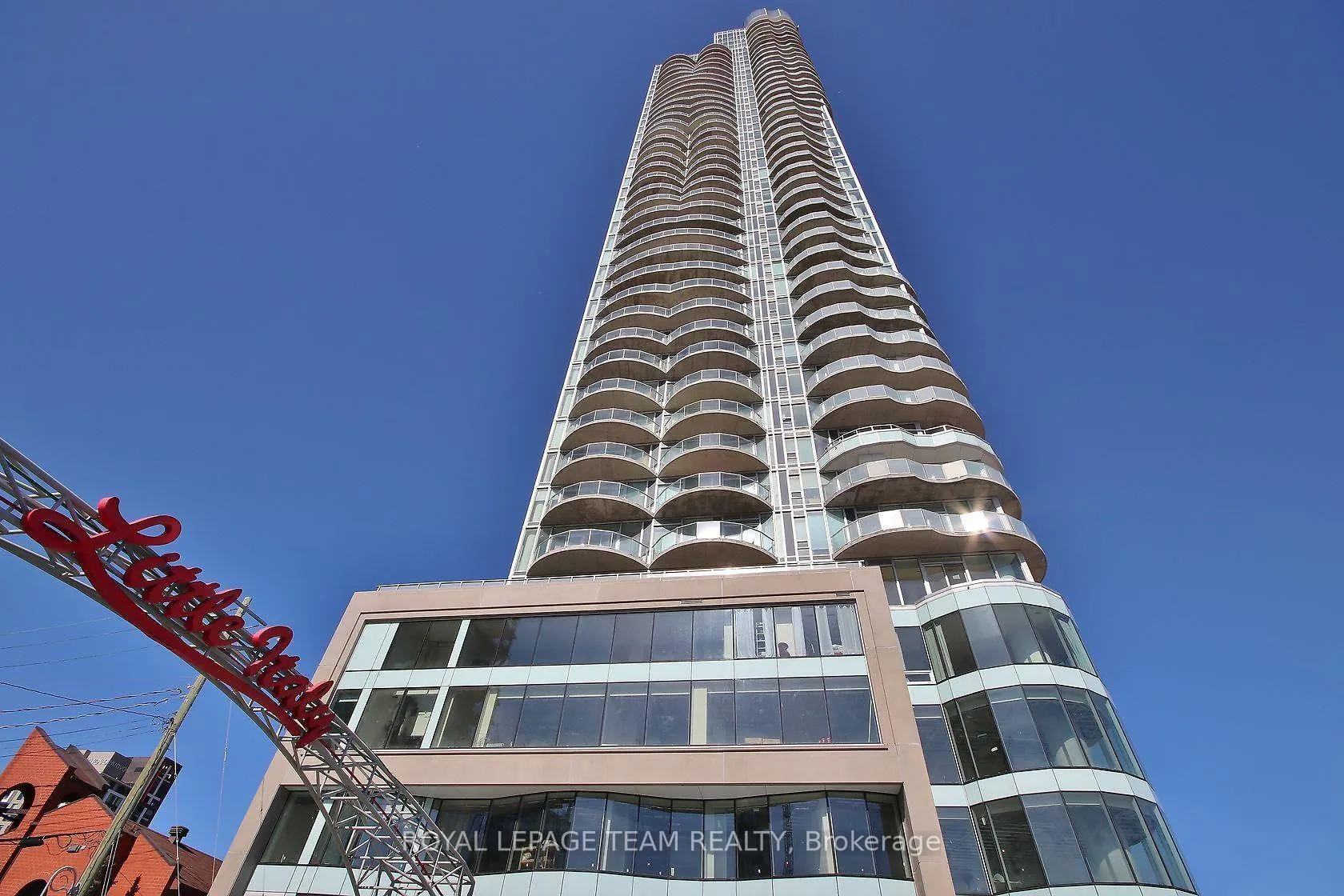 Photo of Unit 1508, 805 Carling Avenue