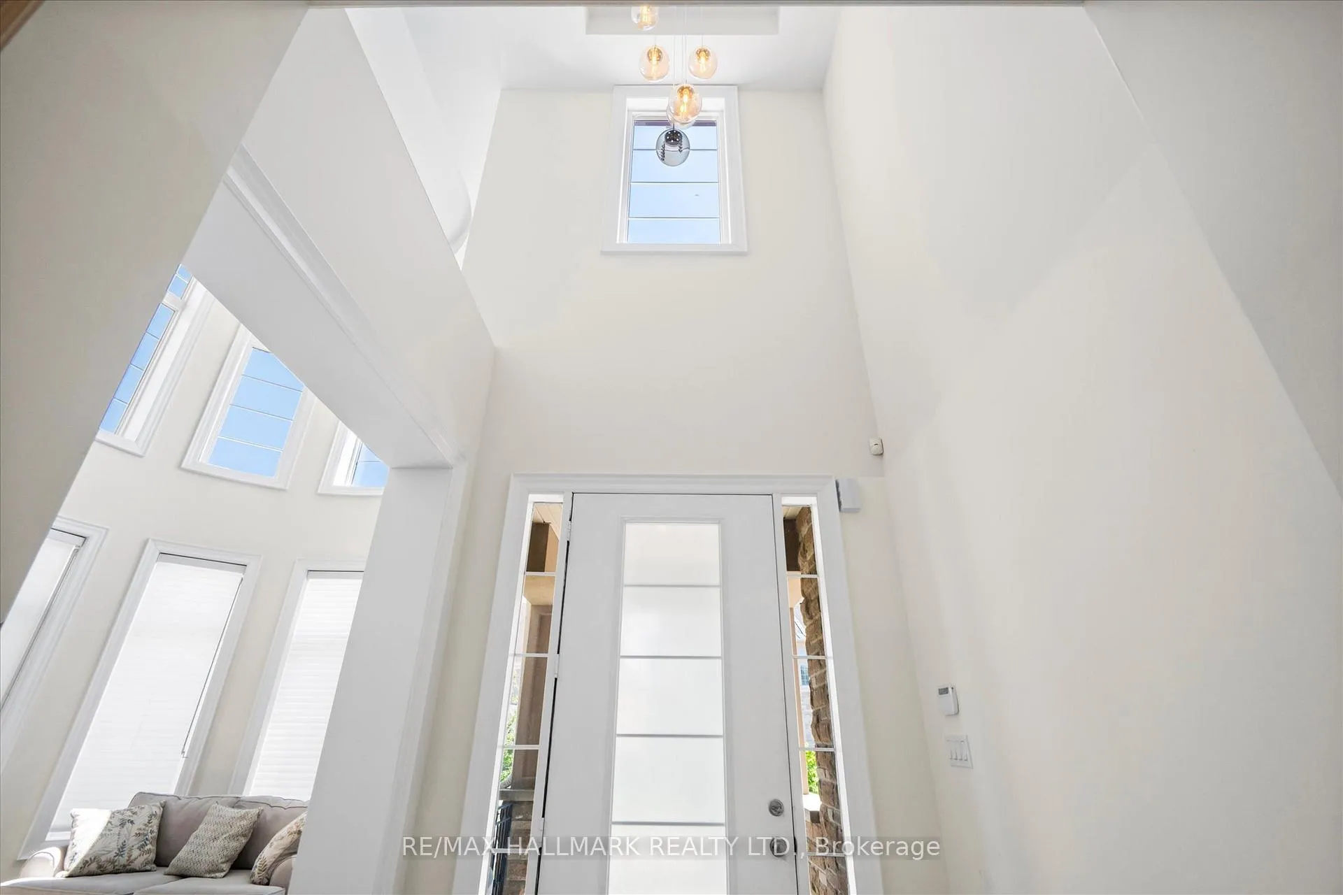 Photo 4 of 293 Torrey Pines Road, Vaughan, Kleinburg — HOMEH