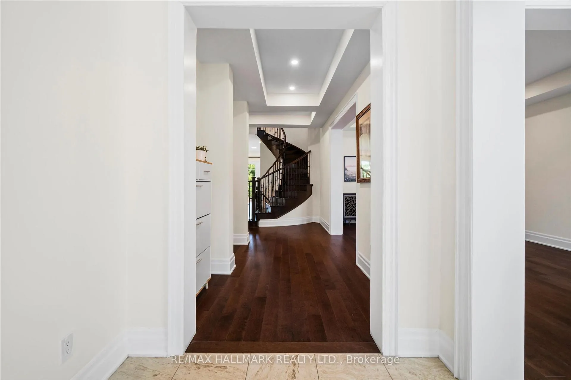 Photo 5 of 293 Torrey Pines Road, Vaughan, Kleinburg — HOMEH