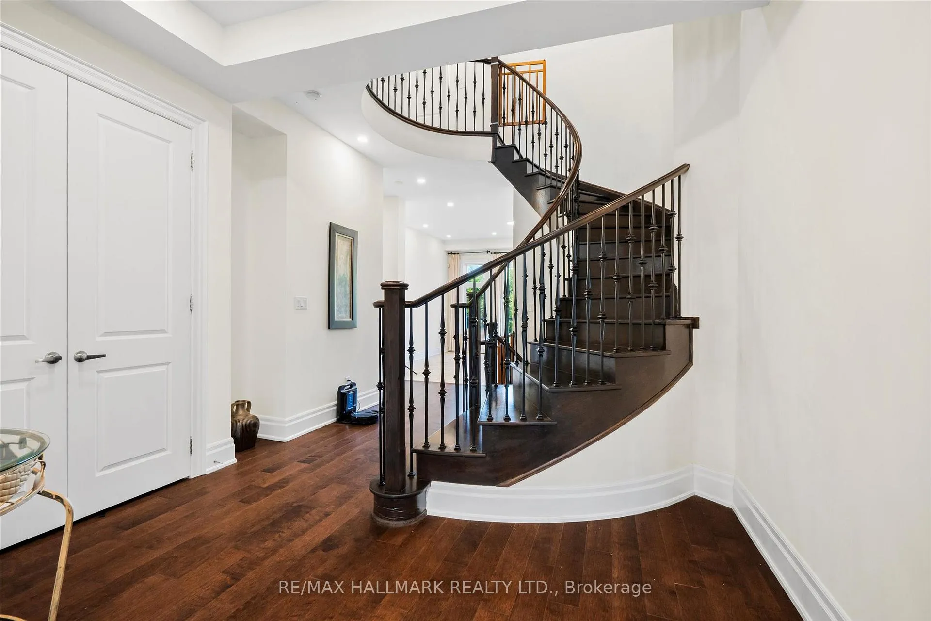 Photo 10 of 293 Torrey Pines Road, Vaughan, Kleinburg — HOMEH