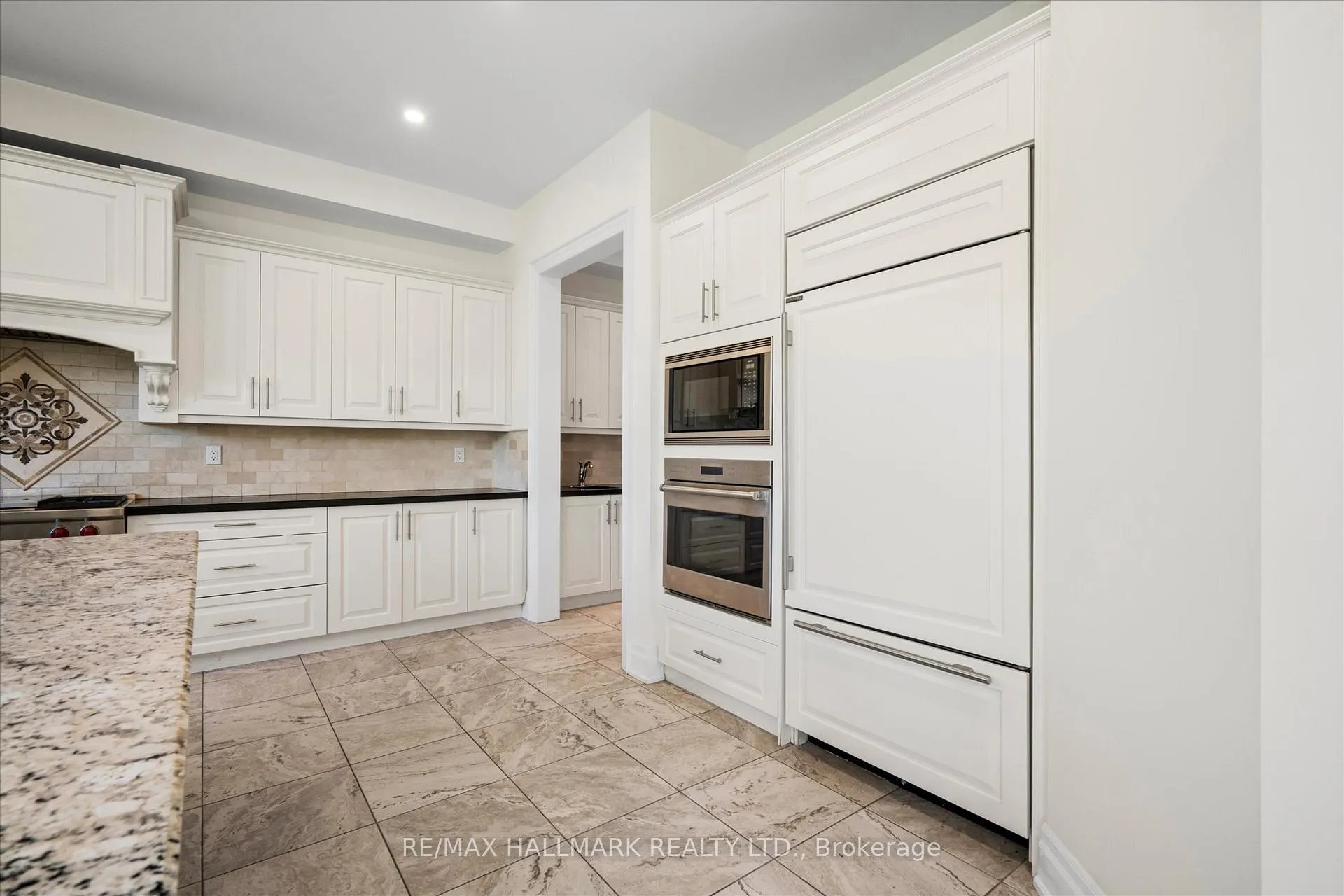 Photo 12 of 293 Torrey Pines Road, Vaughan, Kleinburg — HOMEH