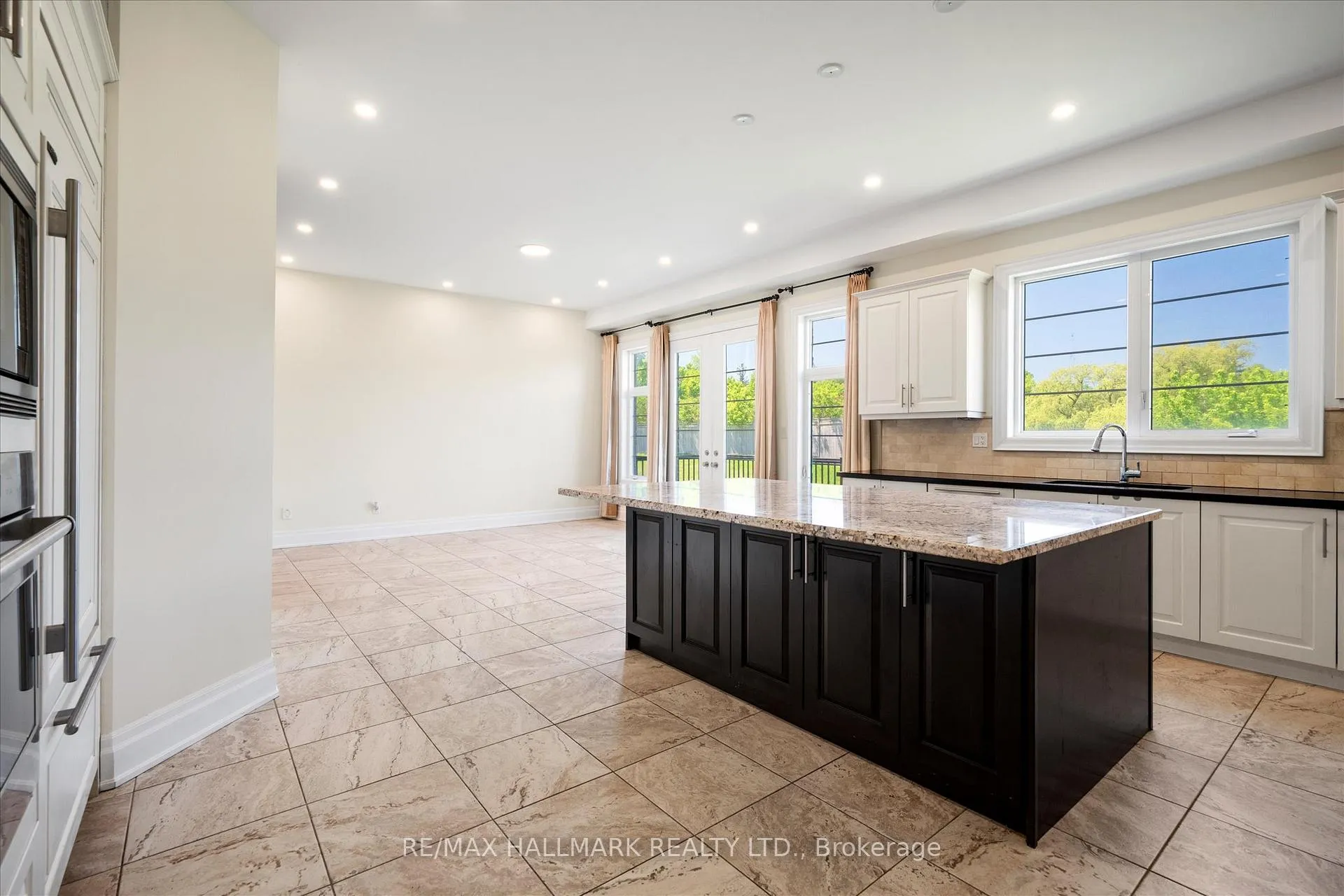 Photo 14 of 293 Torrey Pines Road, Vaughan, Kleinburg — HOMEH