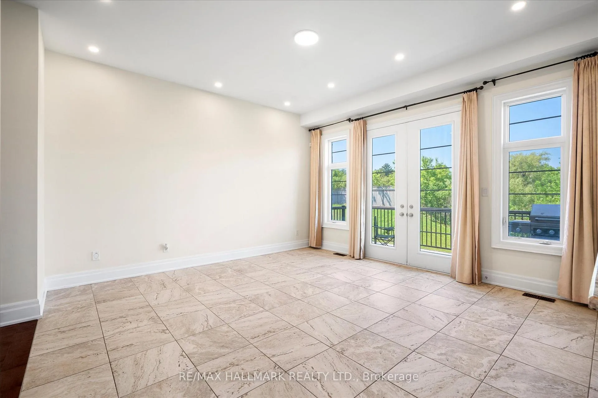 Photo 16 of 293 Torrey Pines Road, Vaughan, Kleinburg — HOMEH