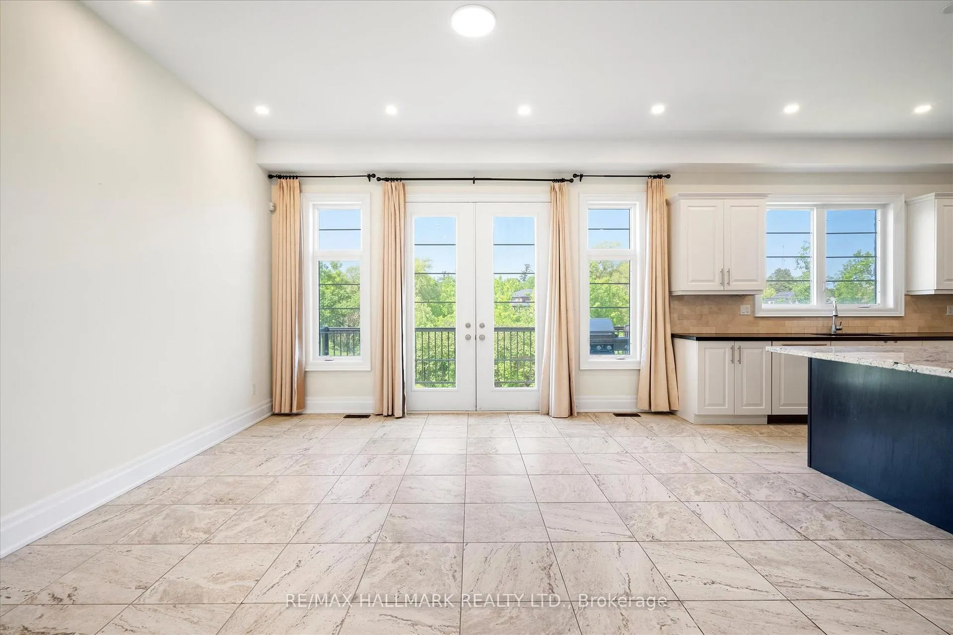 Photo 17 of 293 Torrey Pines Road, Vaughan, Kleinburg — HOMEH