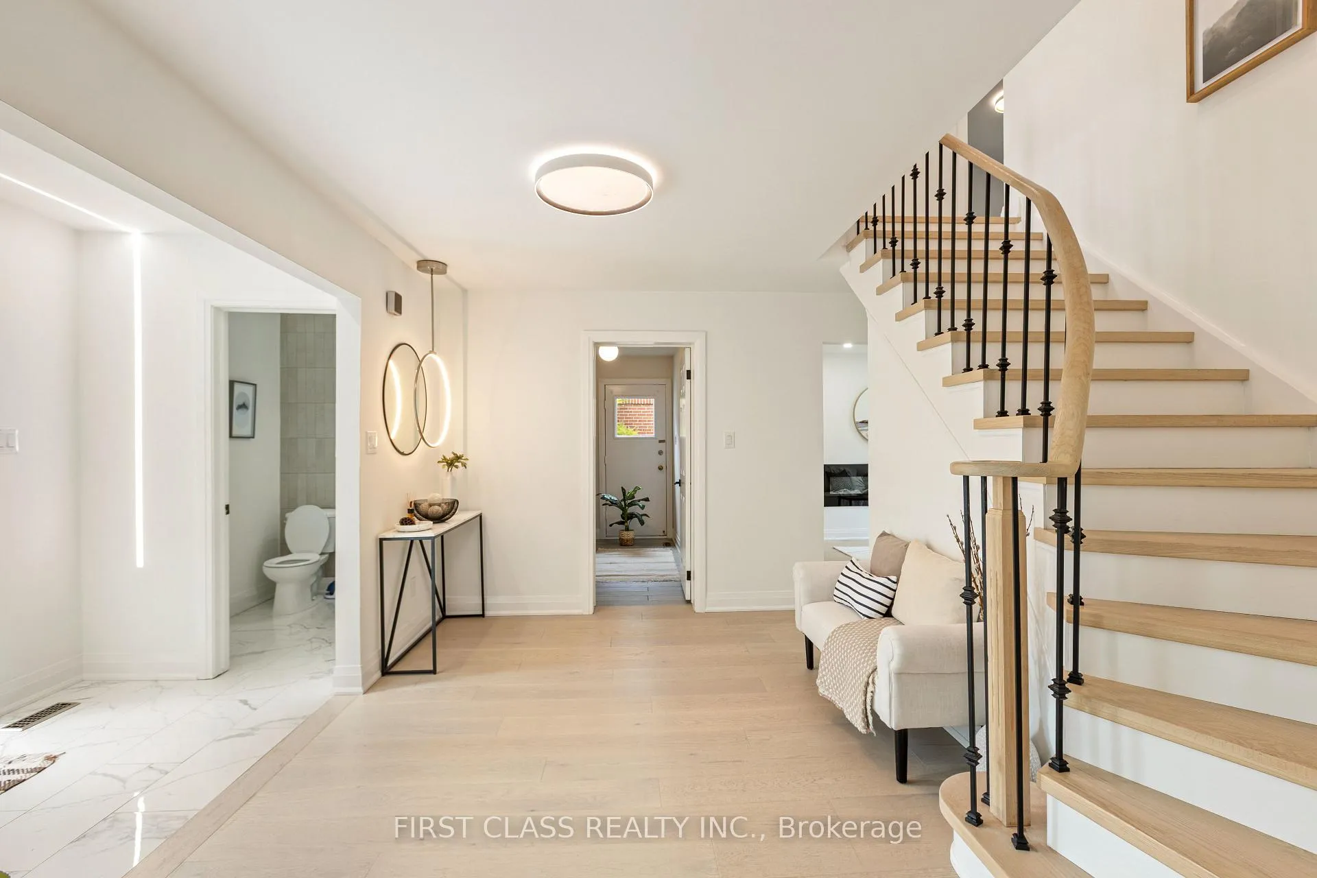Photo 3 of 679 Village Parkway, Markham, Unionville — HOMEH
