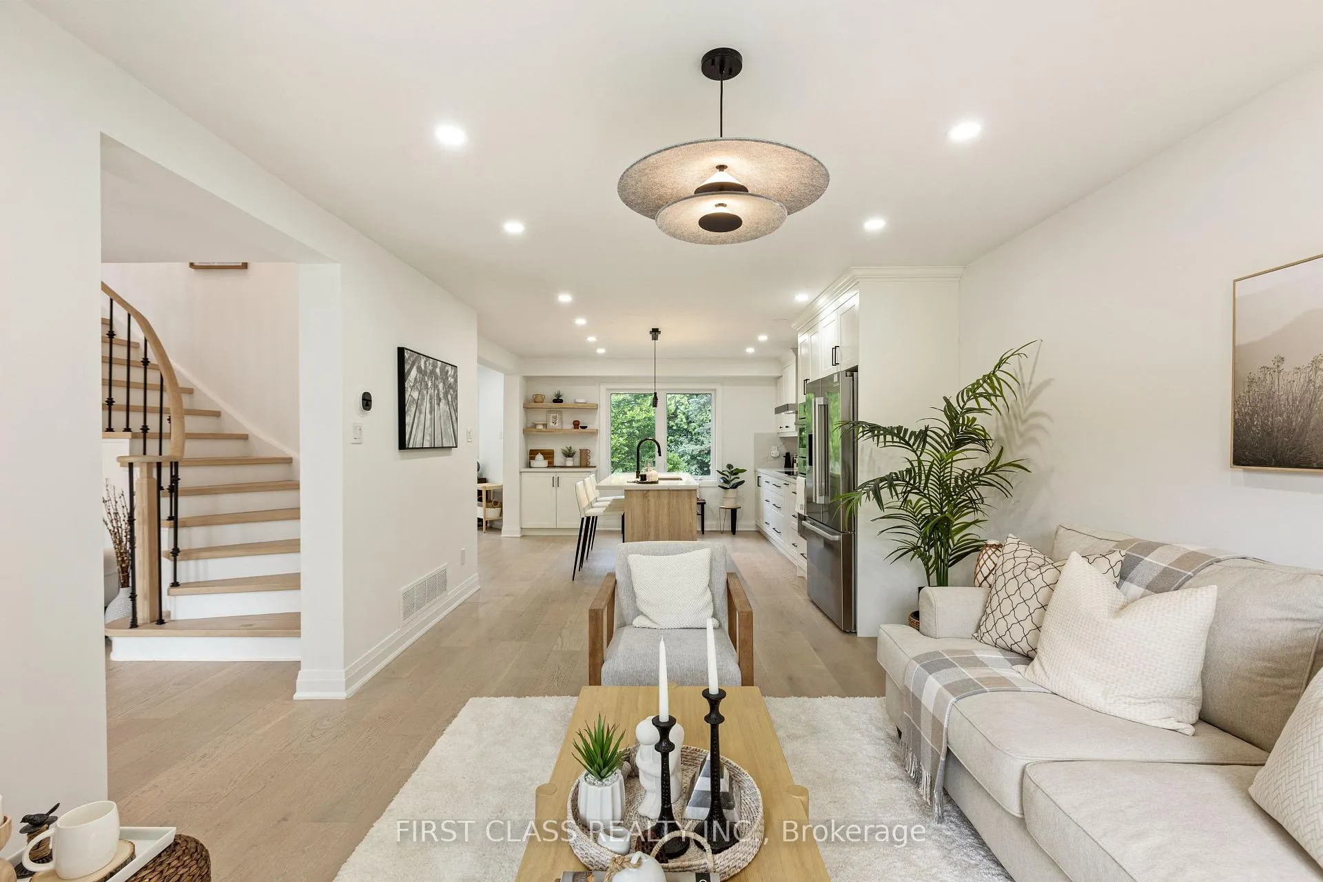 Photo 5 of 679 Village Parkway, Markham, Unionville — HOMEH