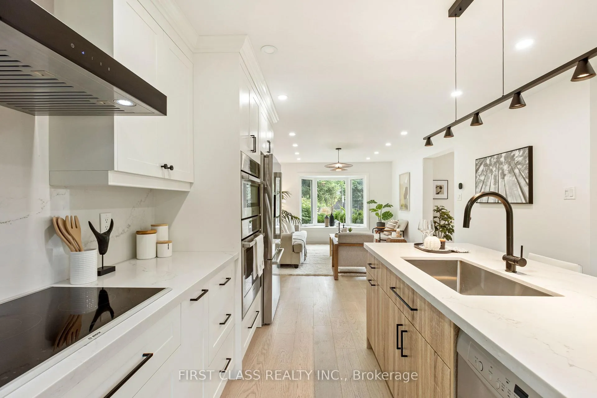 Photo 9 of 679 Village Parkway, Markham, Unionville — HOMEH