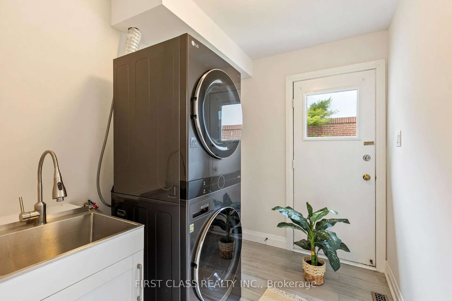 Photo 17 of 679 Village Parkway, Markham, Unionville — HOMEH