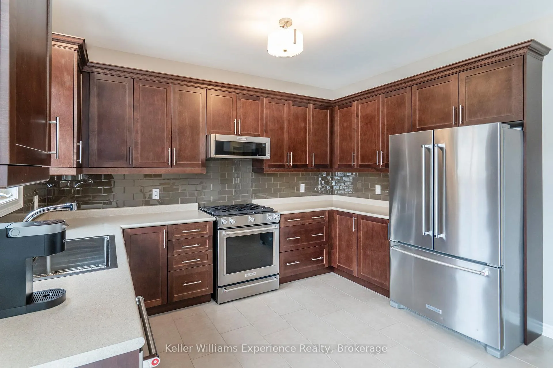 Photo 11 of 939 Stollar Place, Midland — HOMEH