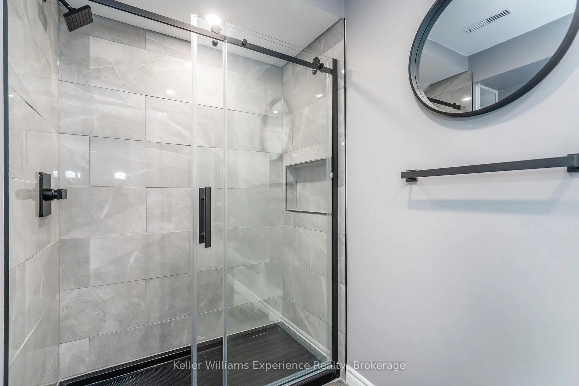 Photo 19 of 939 Stollar Place, Midland — HOMEH