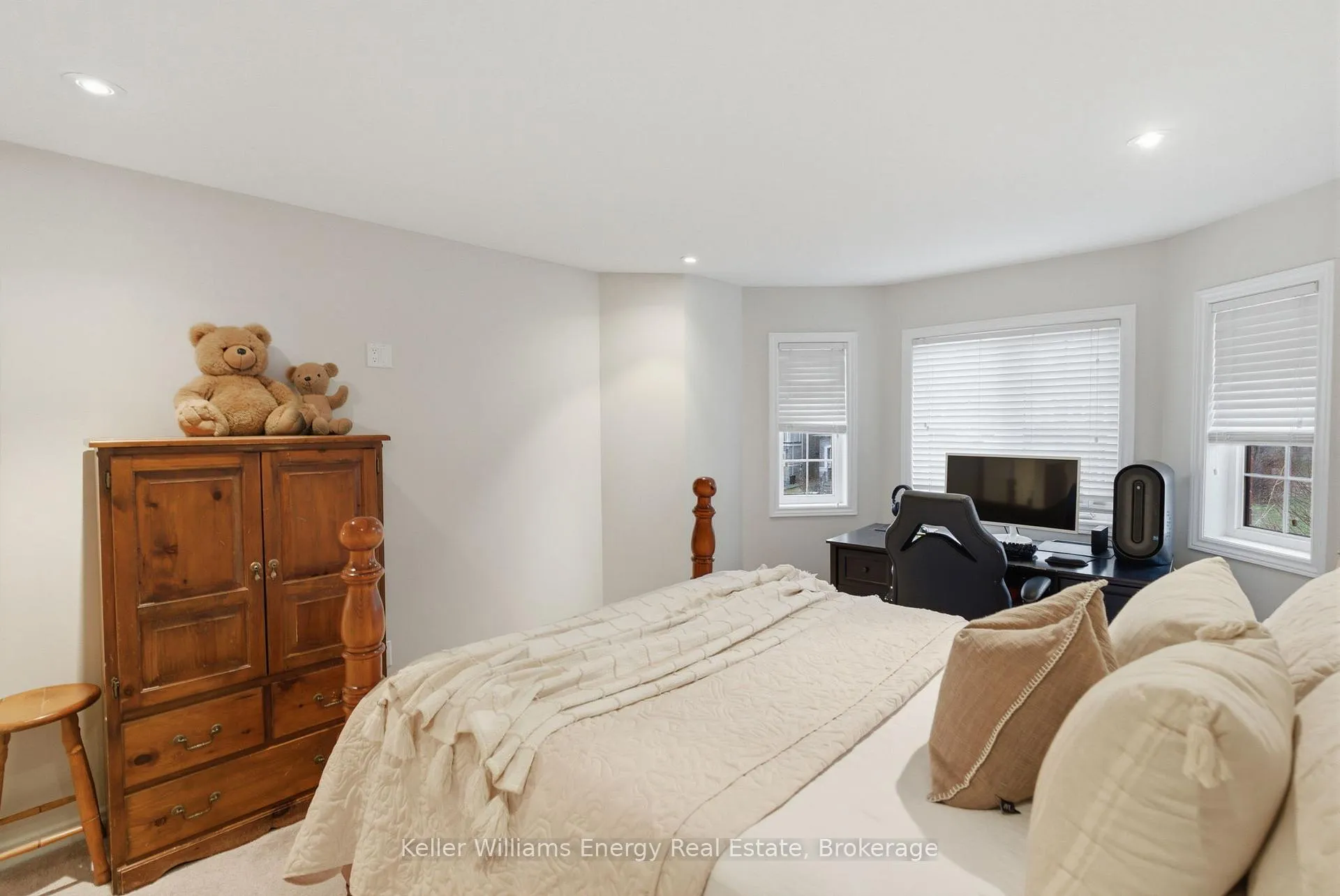 Photo 33 of 568 George Reynolds Drive, Clarington, Courtice — HOMEH