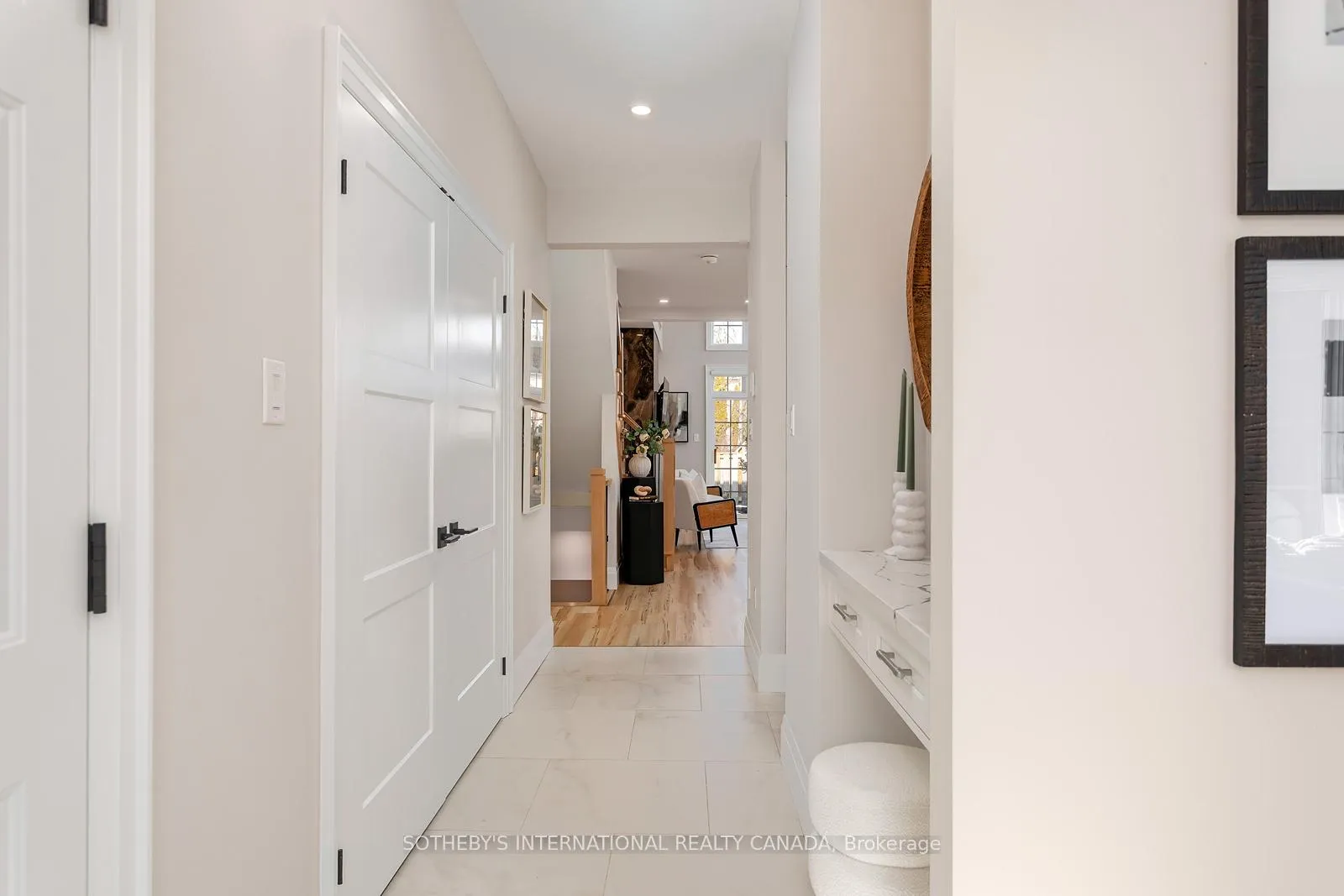 Photo 2 of 10 Belle Terre Way, Markham, Greensborough — HOMEH