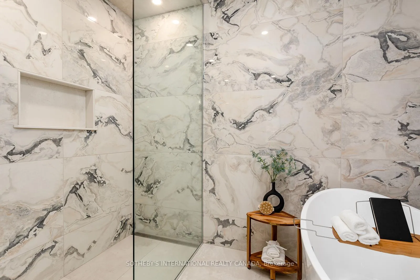 Photo 20 of 10 Belle Terre Way, Markham, Greensborough — HOMEH