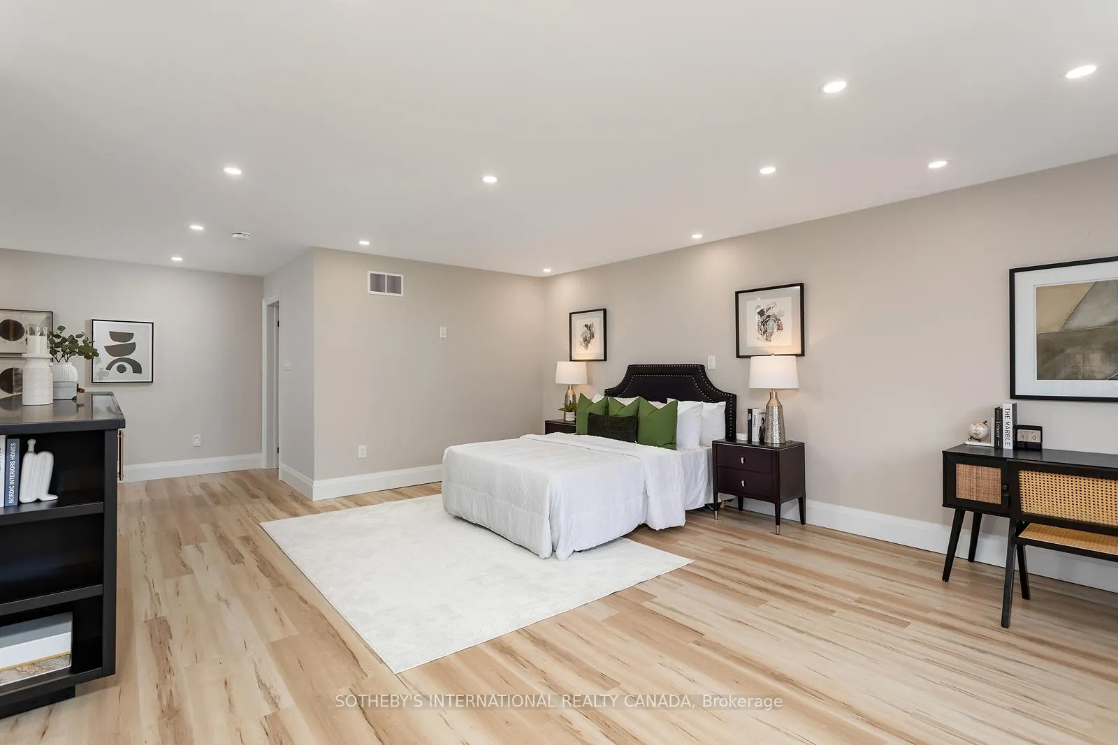 Photo 26 of 10 Belle Terre Way, Markham, Greensborough — HOMEH