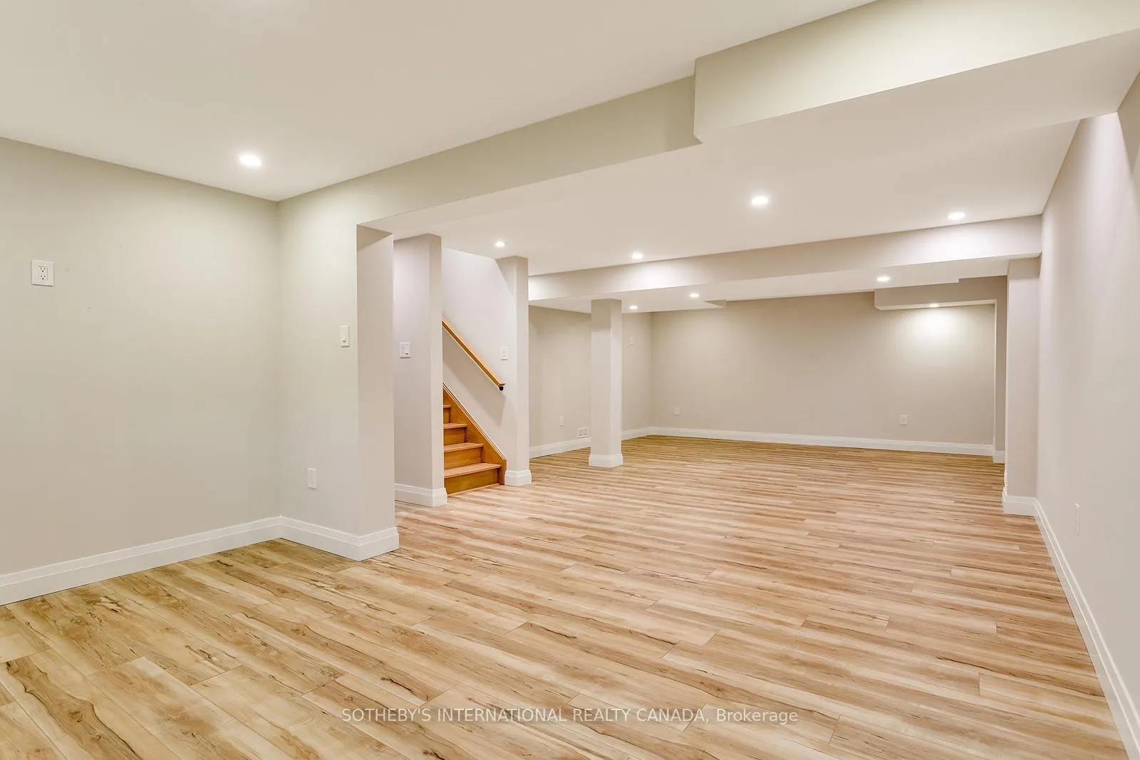 Photo 34 of 10 Belle Terre Way, Markham, Greensborough — HOMEH