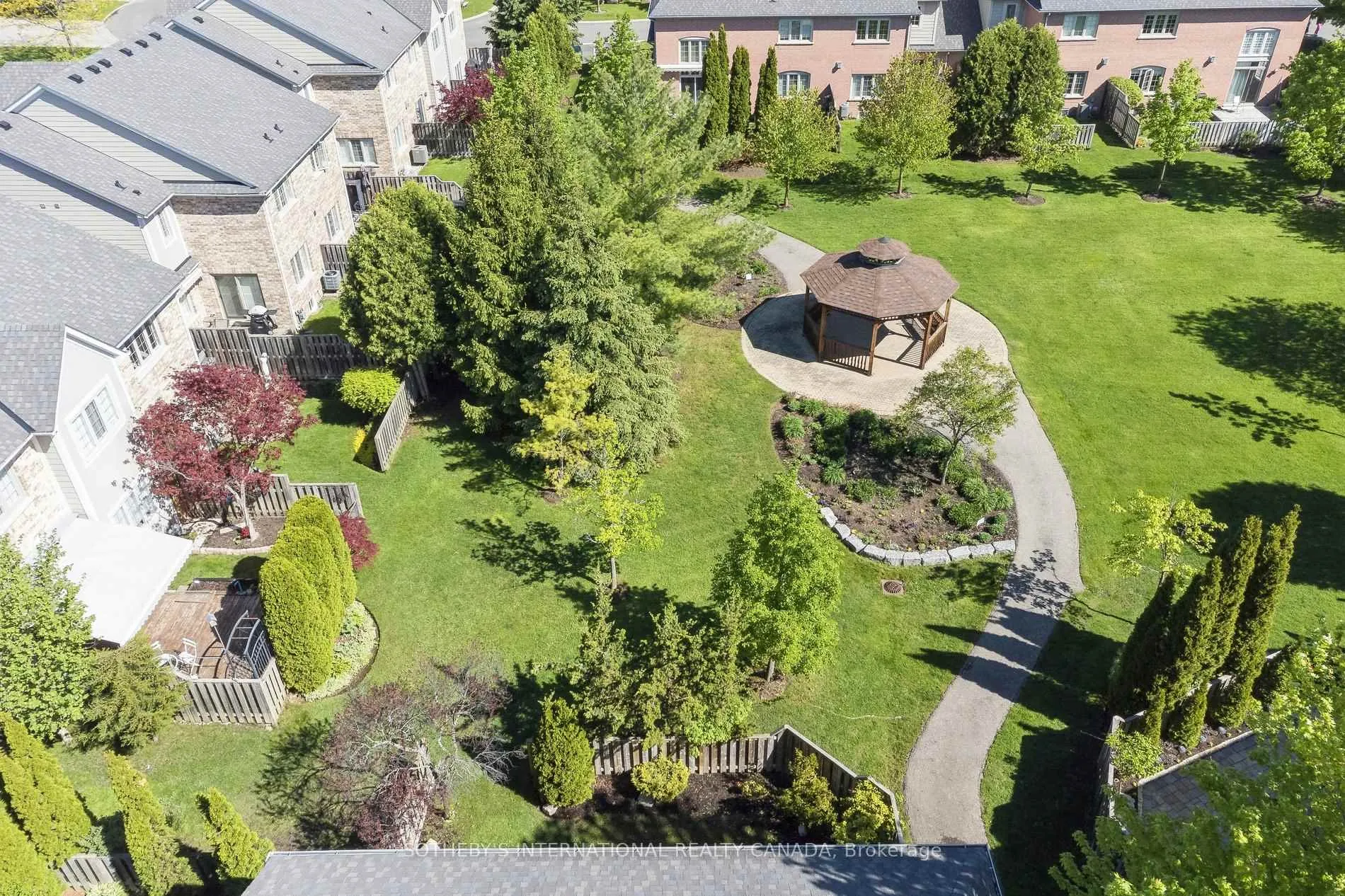 Photo 40 of 10 Belle Terre Way, Markham, Greensborough — HOMEH