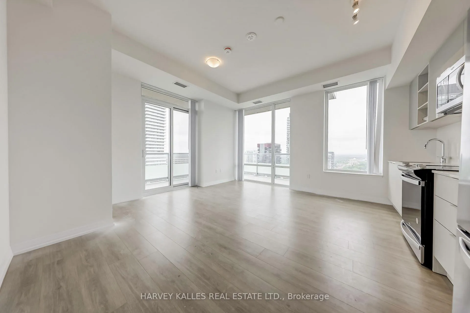 Photo 5 of Unit LPH17, 50 Dunfield Street, Toronto, Mount Pleasant West — HOMEH