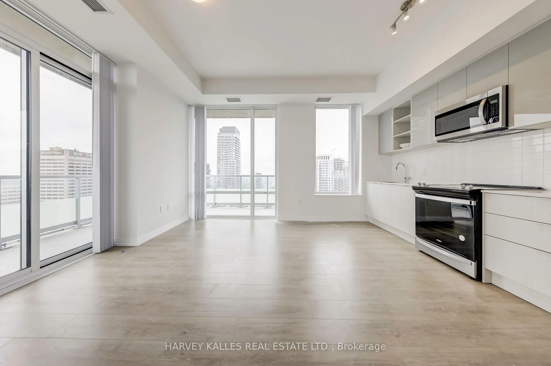 Photo 6 of Unit LPH17, 50 Dunfield Street, Toronto, Mount Pleasant West — HOMEH