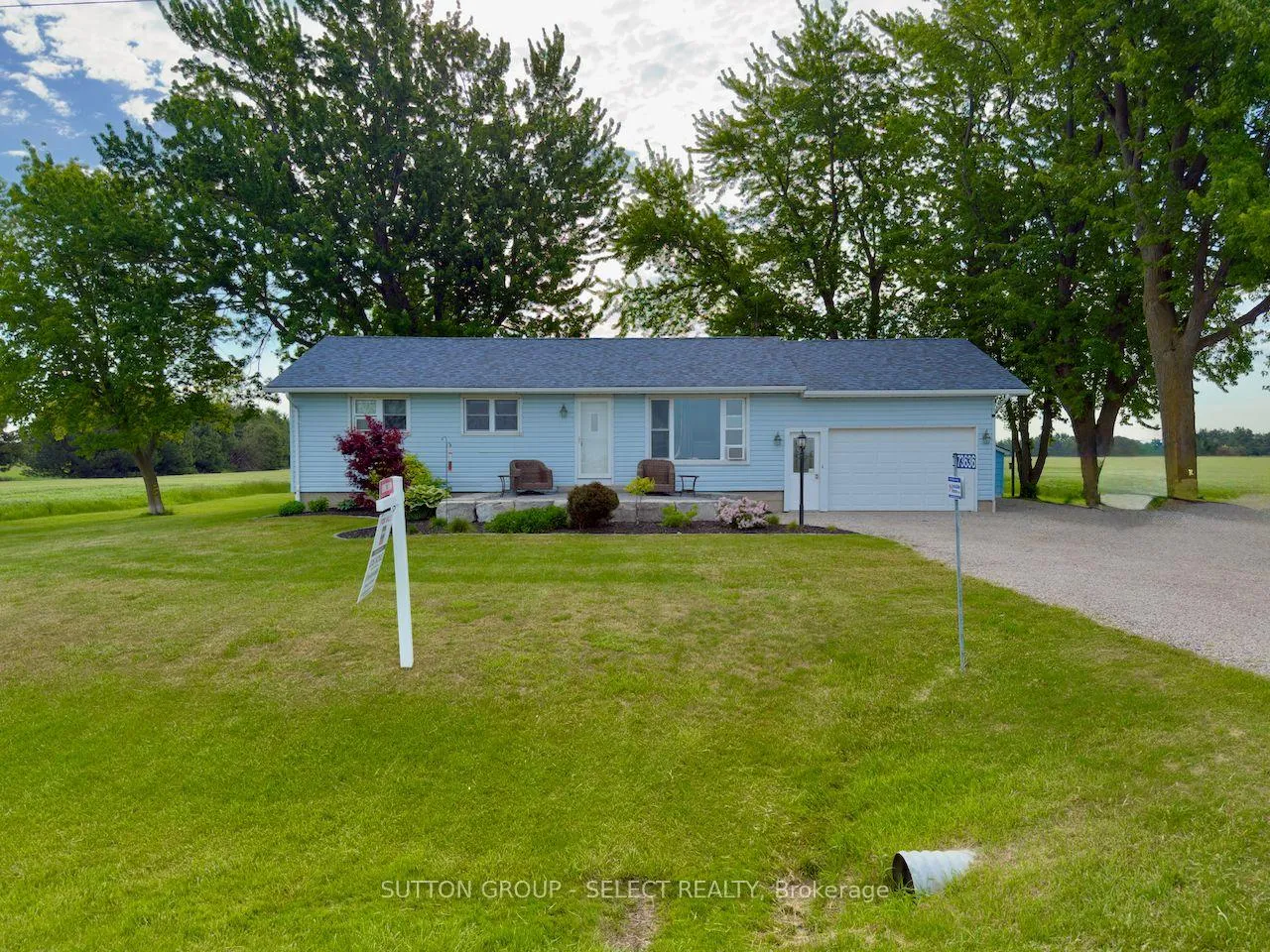Photo 2 of 73636 Bluewater Highway, Rr 2, Bluewater, Stanley — HOMEH