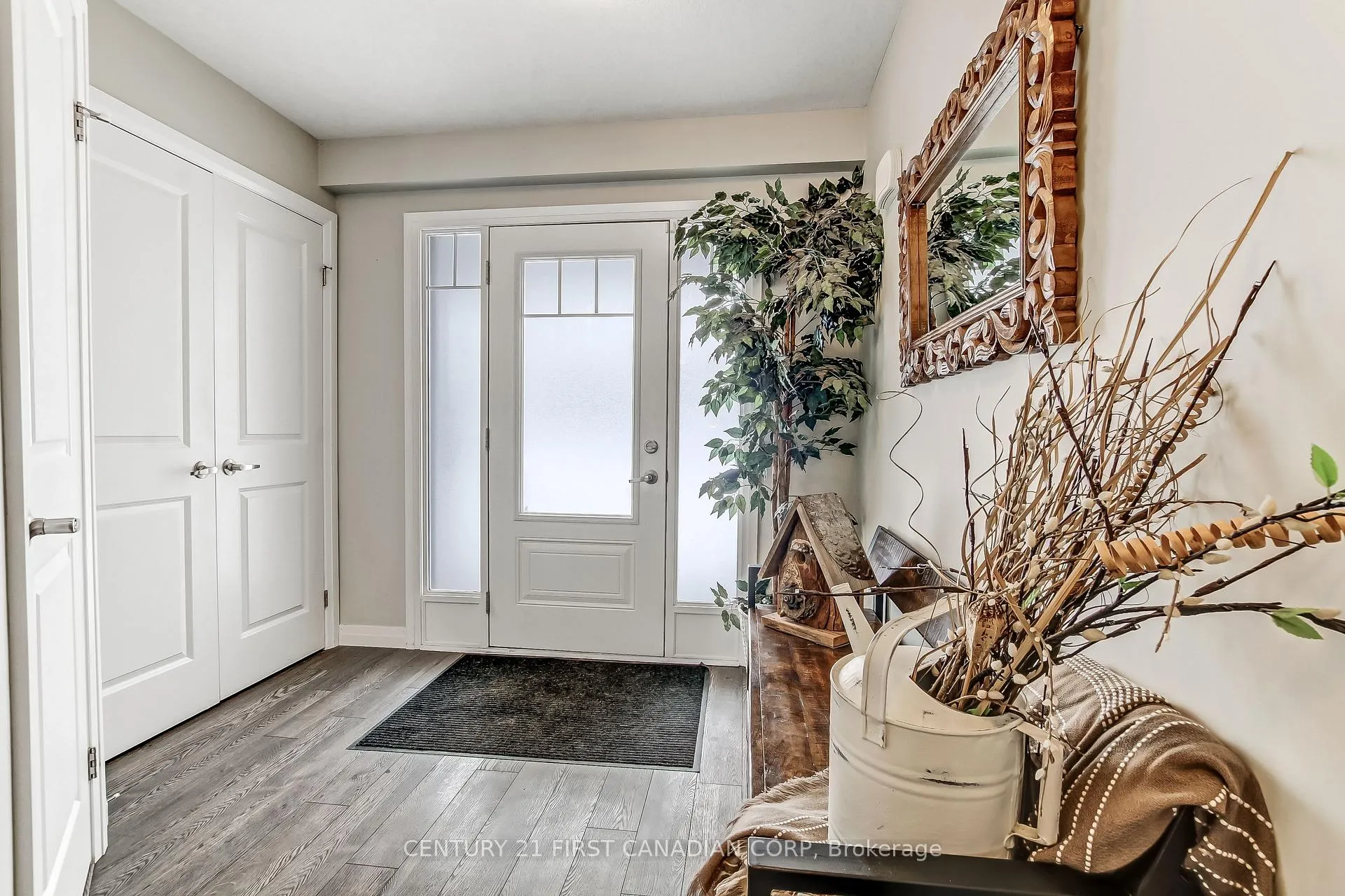 Photo 2 of Unit 6, 1434 Blackwell Boulevard, London, North D — HOMEH