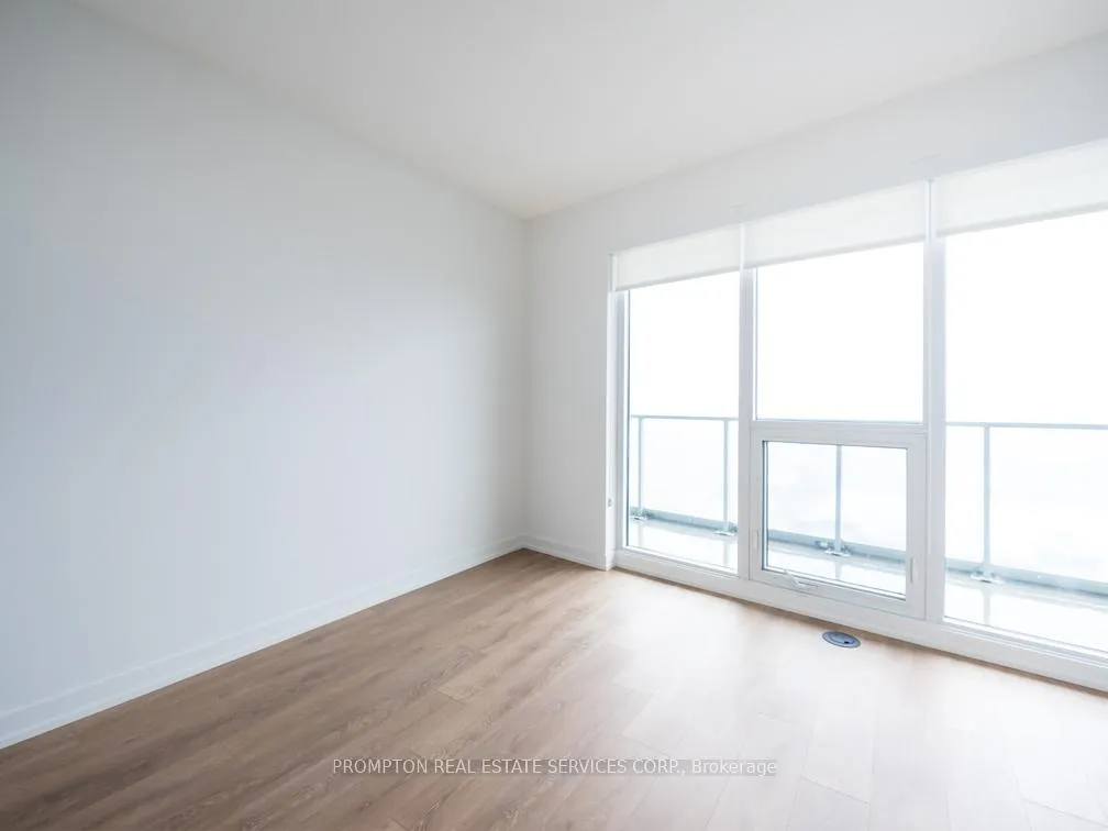 Photo 4 of Unit 2702, 117 Mcmahon Drive, North York, Bayview Village — HOMEH