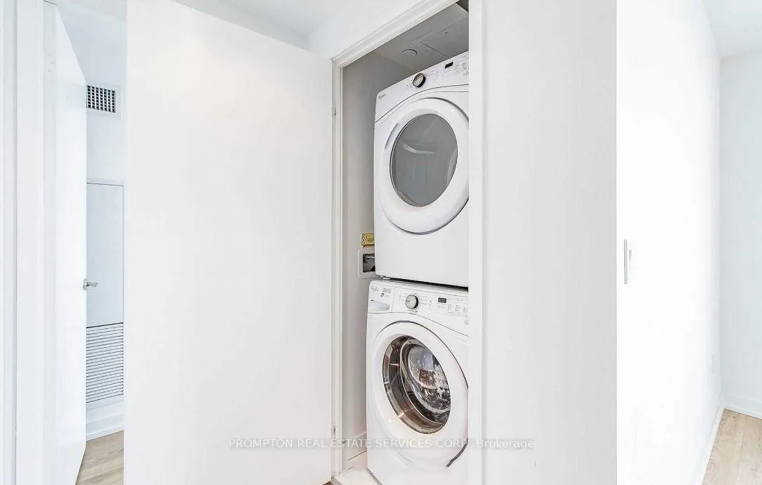 Photo 9 of Unit 2702, 117 Mcmahon Drive, North York, Bayview Village — HOMEH