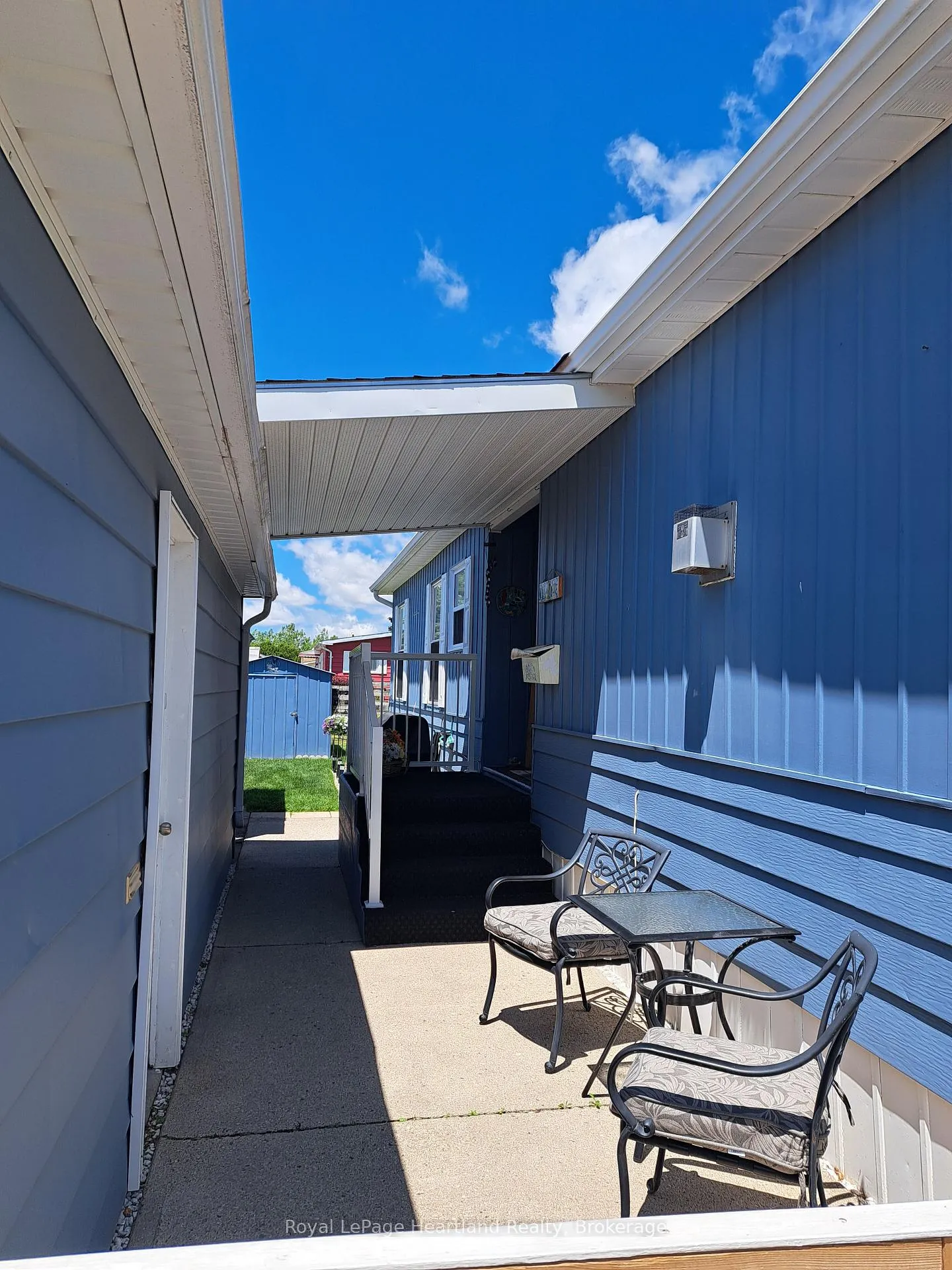 Photo 2 of 27 Stewart Street, Strathroy-Caradoc, SE — HOMEH