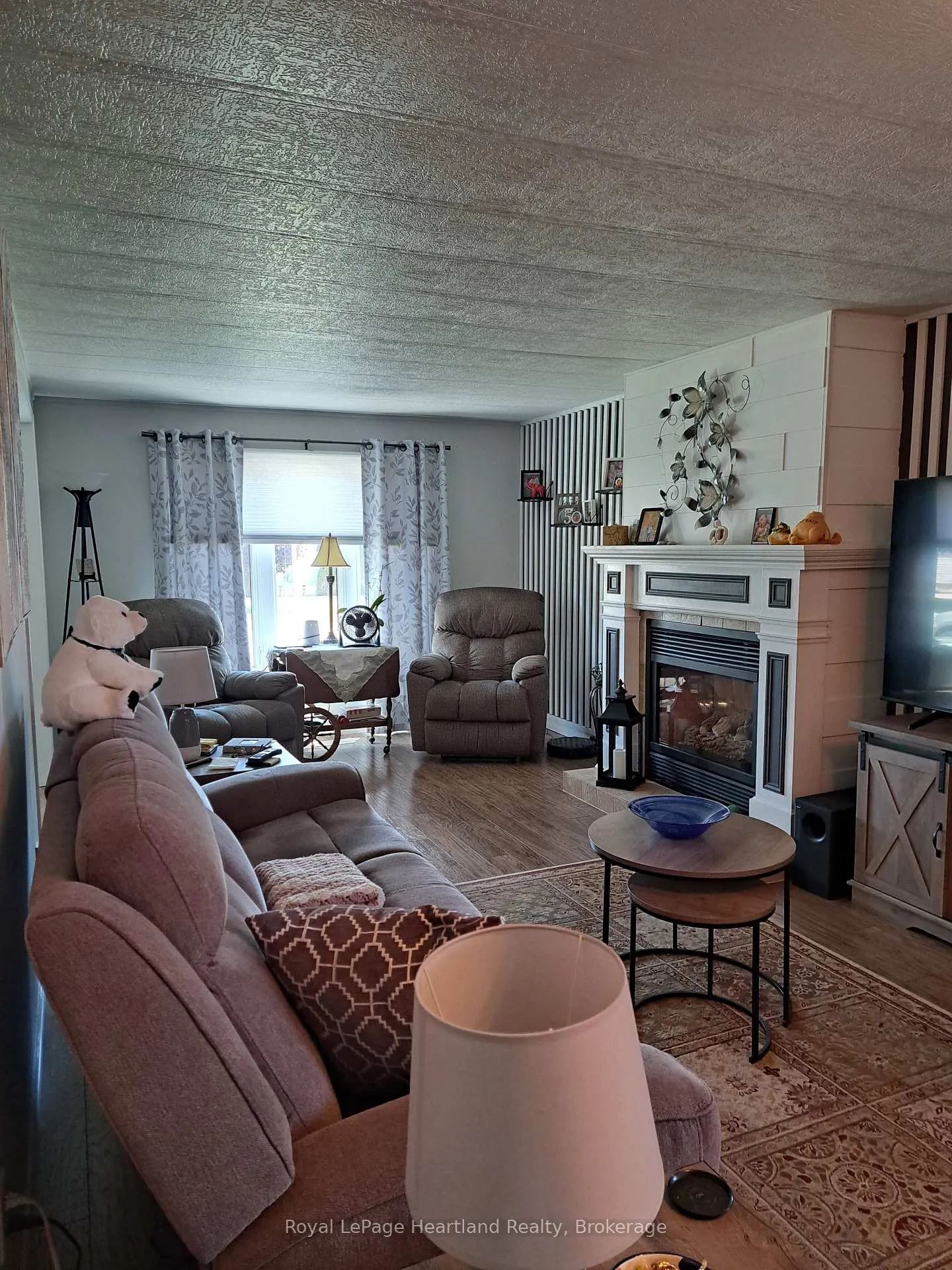 Photo 3 of 27 Stewart Street, Strathroy-Caradoc, SE — HOMEH