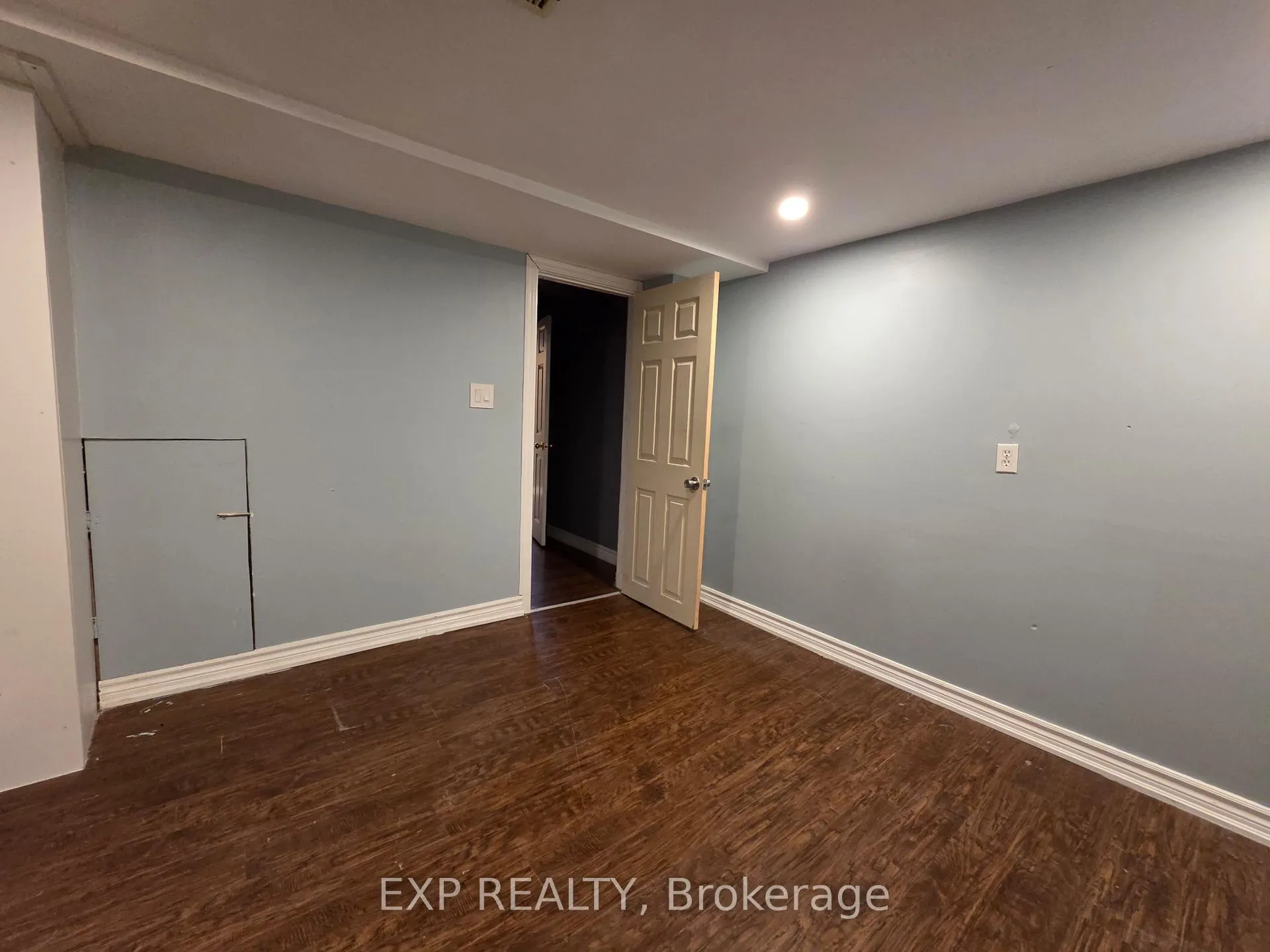Photo 8 of Unit Lower, 696 Penny Lane, Burlington, LaSalle — HOMEH
