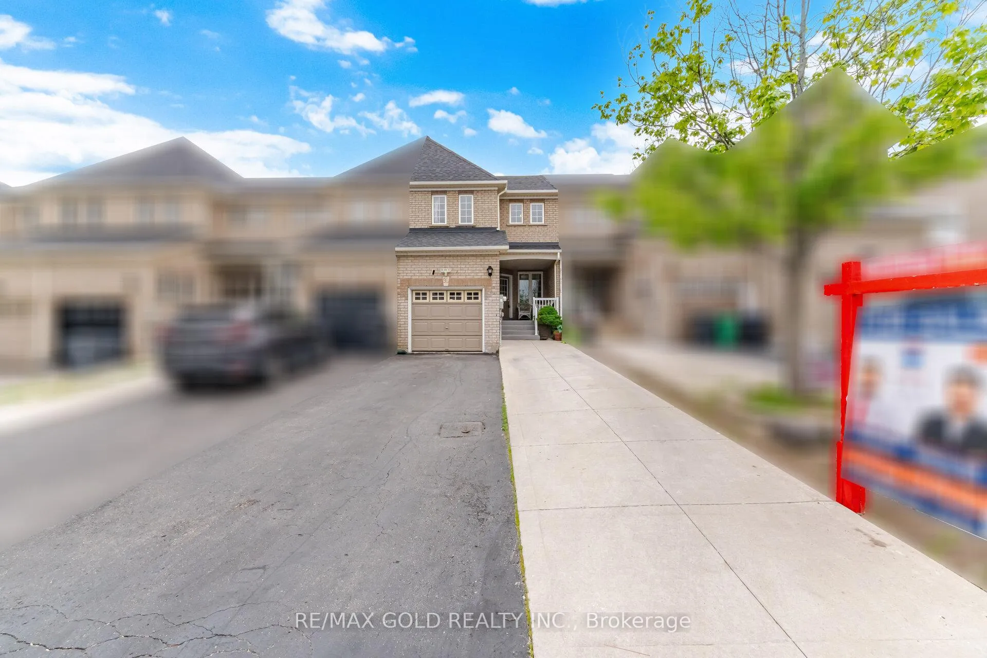 Photo 2 of 98 Albright Road, Brampton, Fletcher's Creek Village — HOMEH