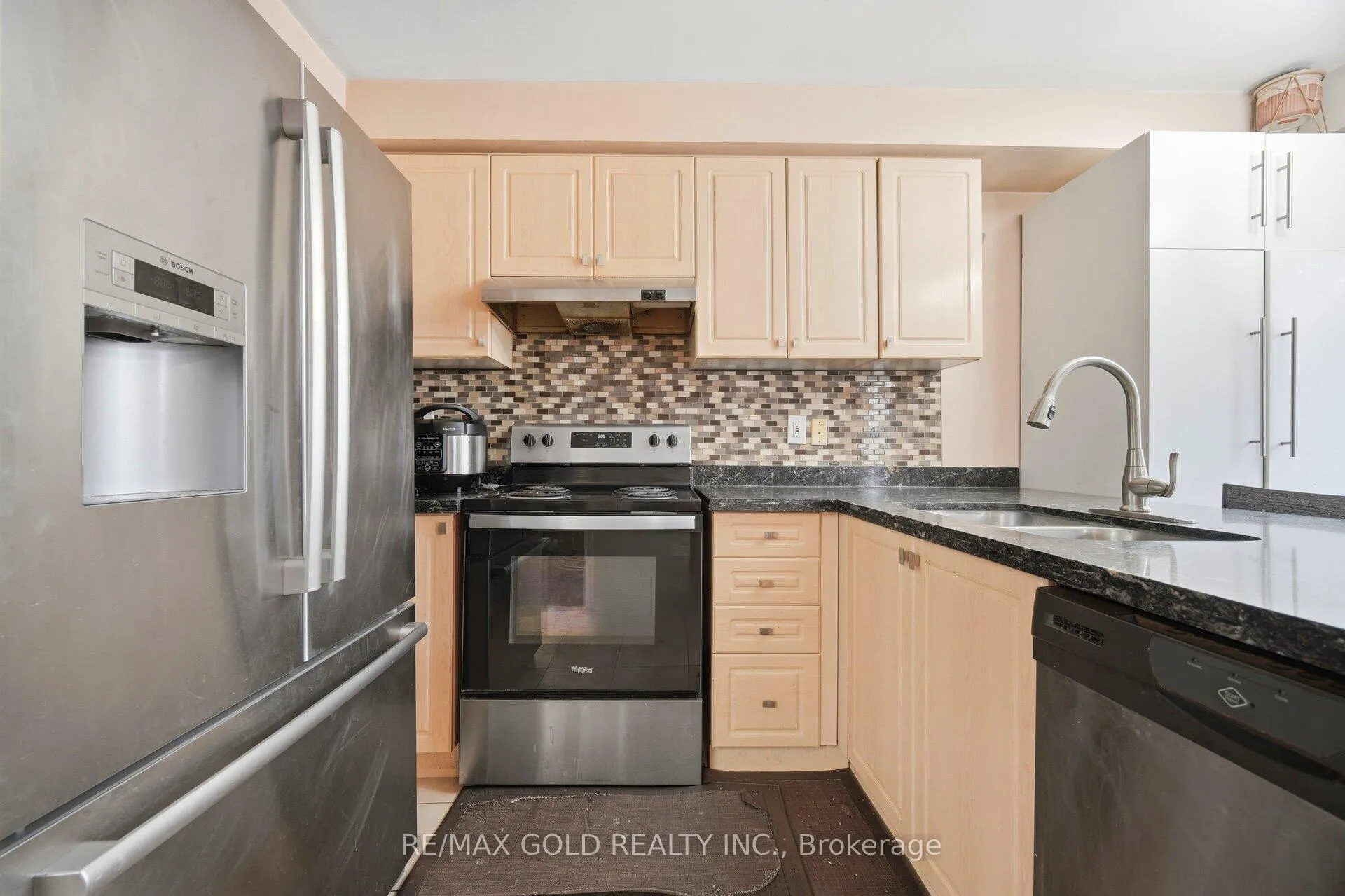 Photo 20 of 98 Albright Road, Brampton, Fletcher's Creek Village — HOMEH