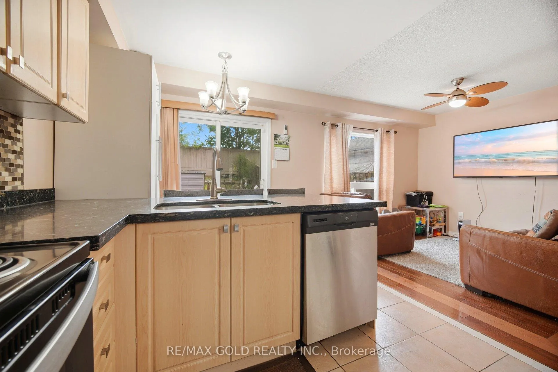 Photo 22 of 98 Albright Road, Brampton, Fletcher's Creek Village — HOMEH