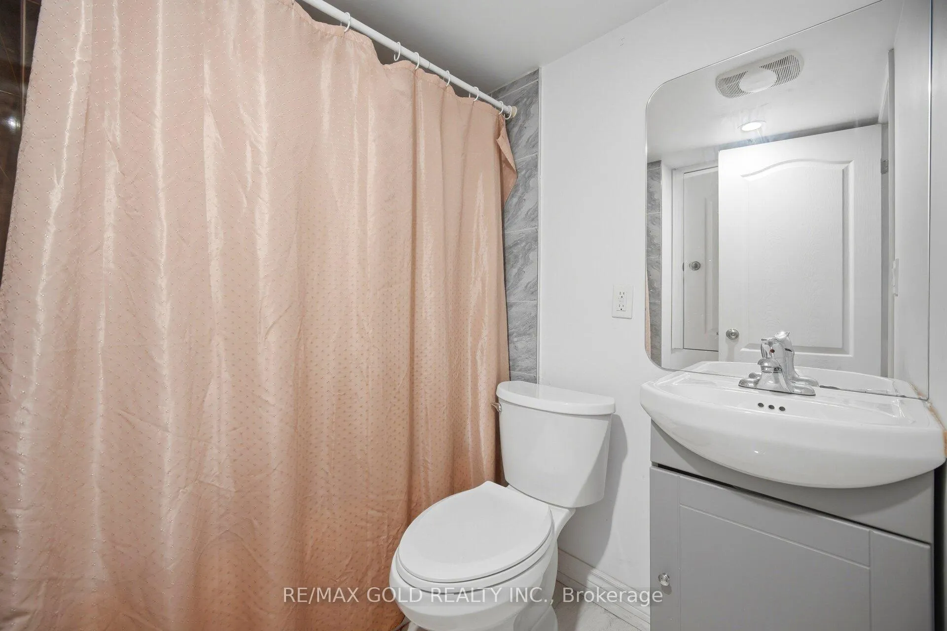 Photo 43 of 98 Albright Road, Brampton, Fletcher's Creek Village — HOMEH