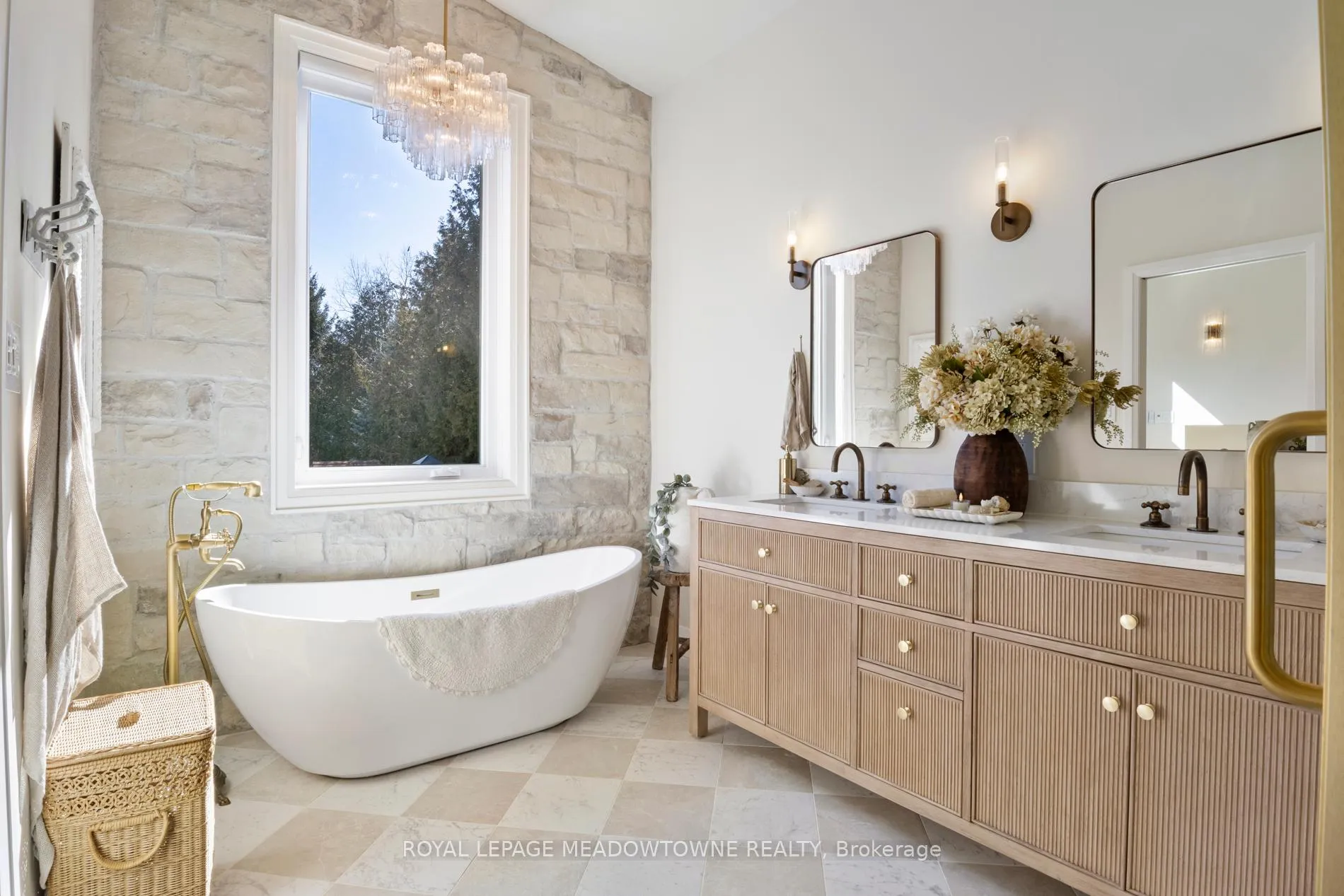 Photo 23 of 1562 Gore Road, Puslinch, Crieff/Aikensville/Killean — HOMEH