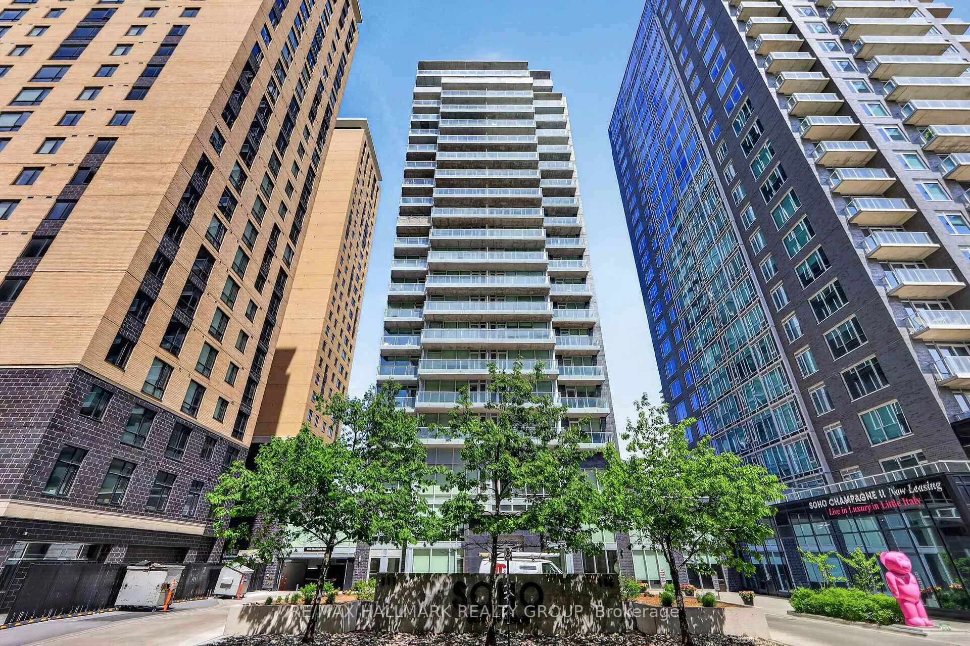 Front of Unit 1403, 111 Champagne Avenue S