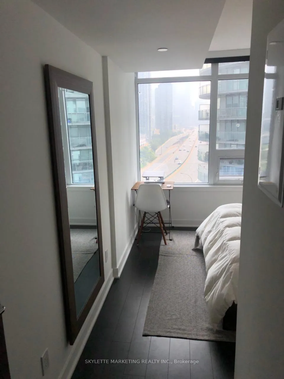 Photo 4 of Unit 1512, 17 Bathurst Street, Toronto, Waterfront Communities — HOMEH