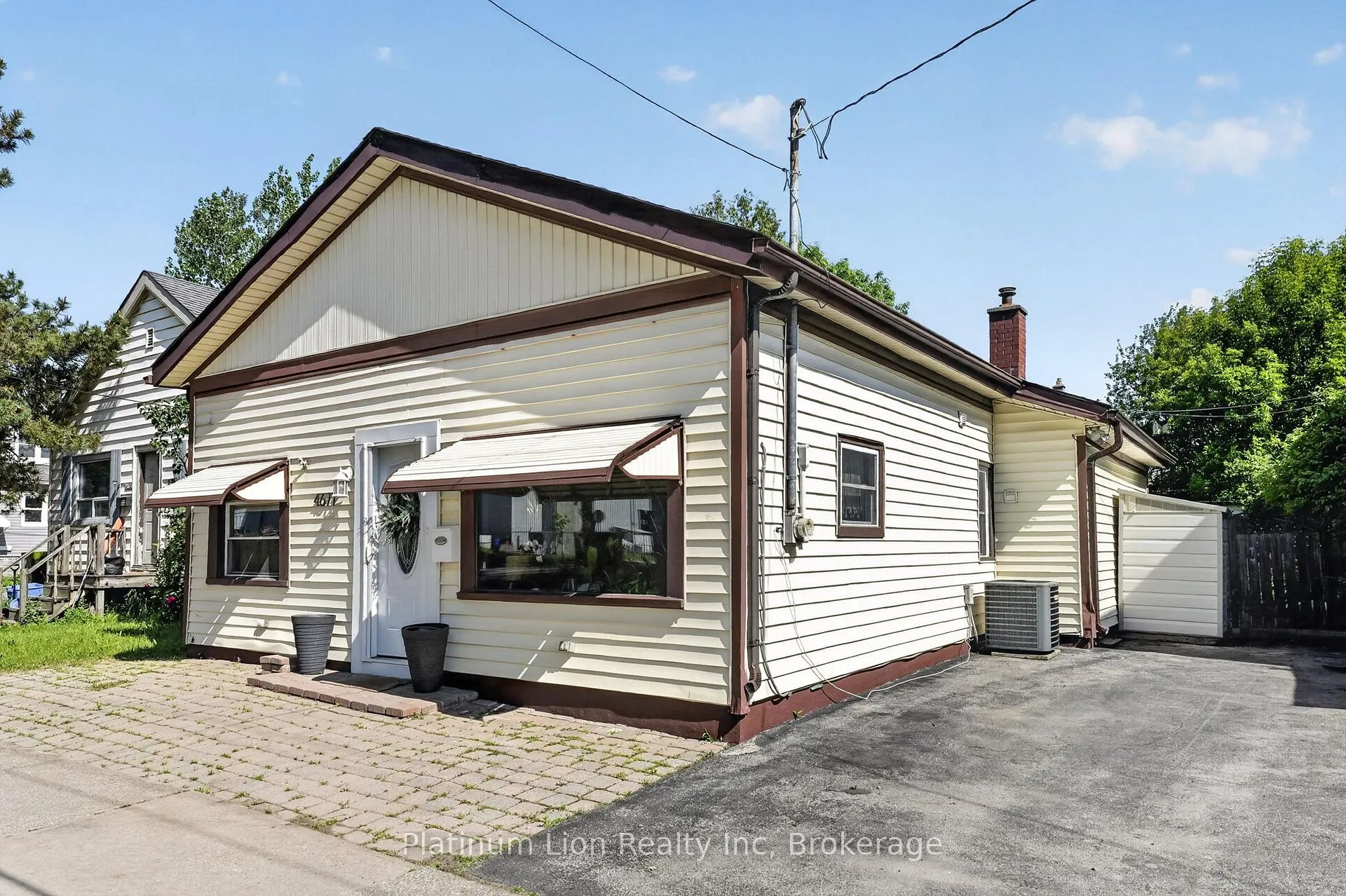 Photo 3 of 4671 Ferguson Street, Niagara Falls, Downtown — HOMEH