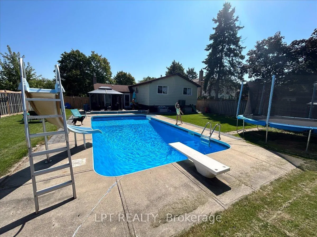 Photo 33 of 26 Wright Crescent, Caledon, Bolton North — HOMEH