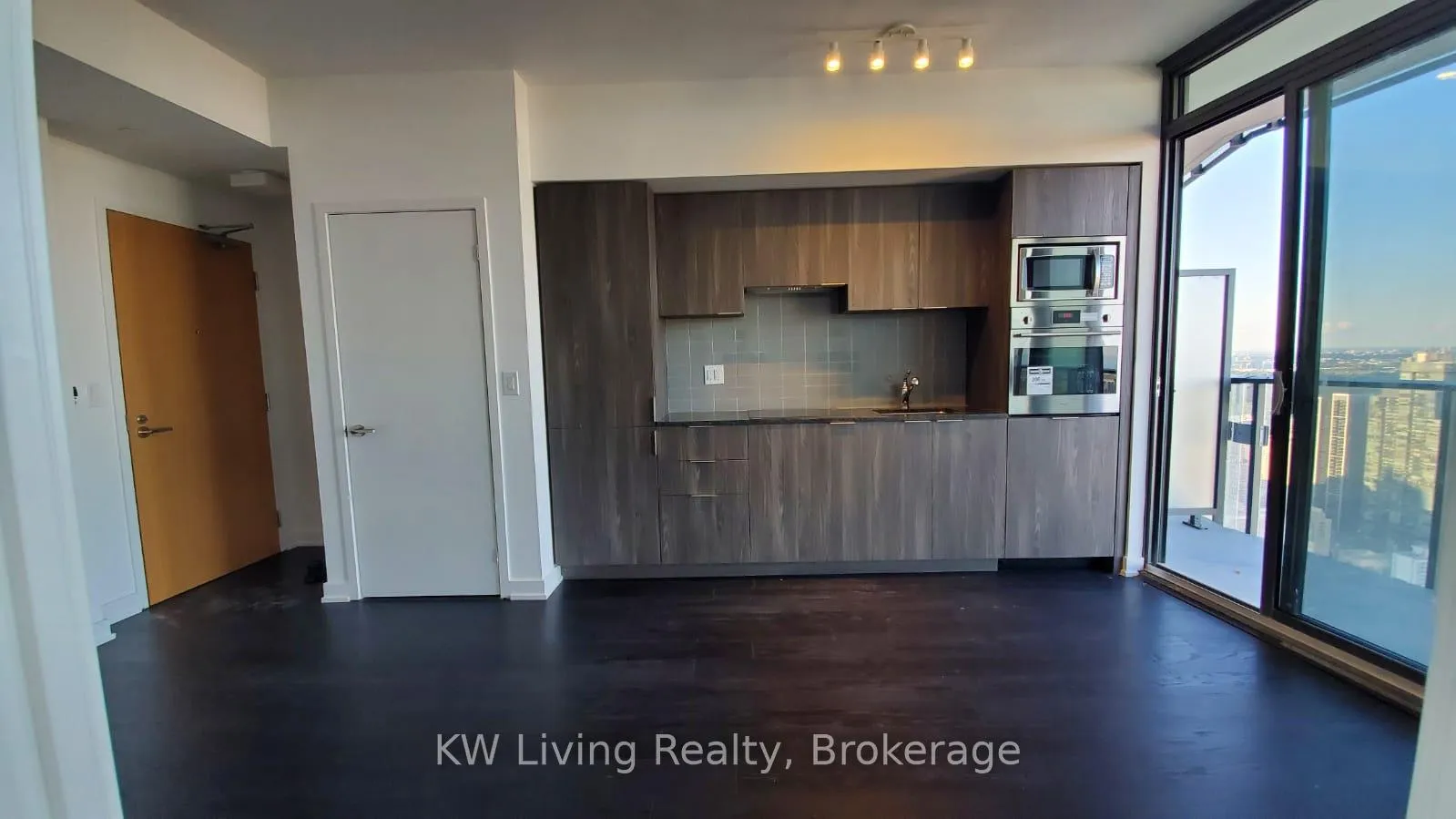 Photo 3 of Unit 5913, 11 Wellesley Street W, Toronto, Bay Street Corridor — HOMEH
