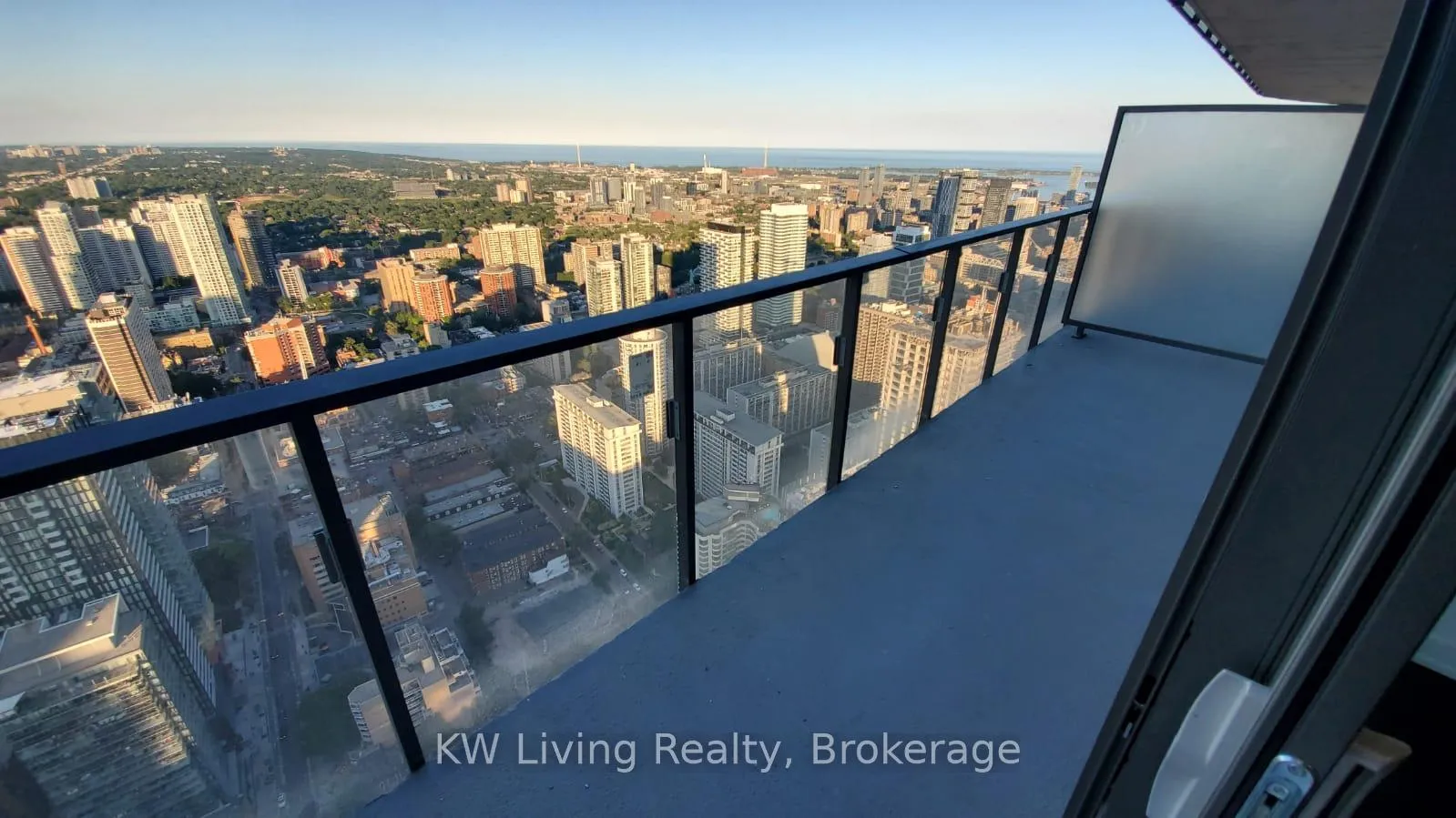 Photo 5 of Unit 5913, 11 Wellesley Street W, Toronto, Bay Street Corridor — HOMEH