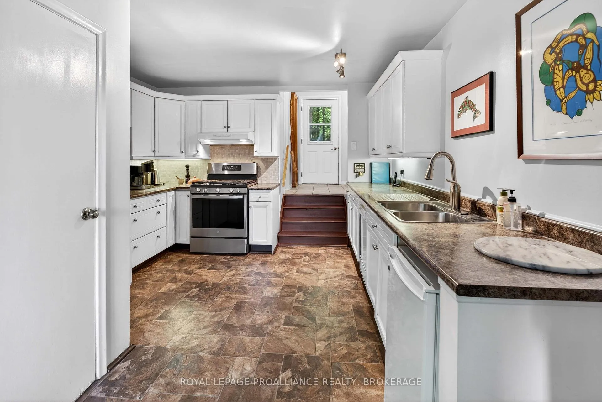 Photo 24 of 58 Lower Lake Lane, Frontenac, Frontenac South — HOMEH