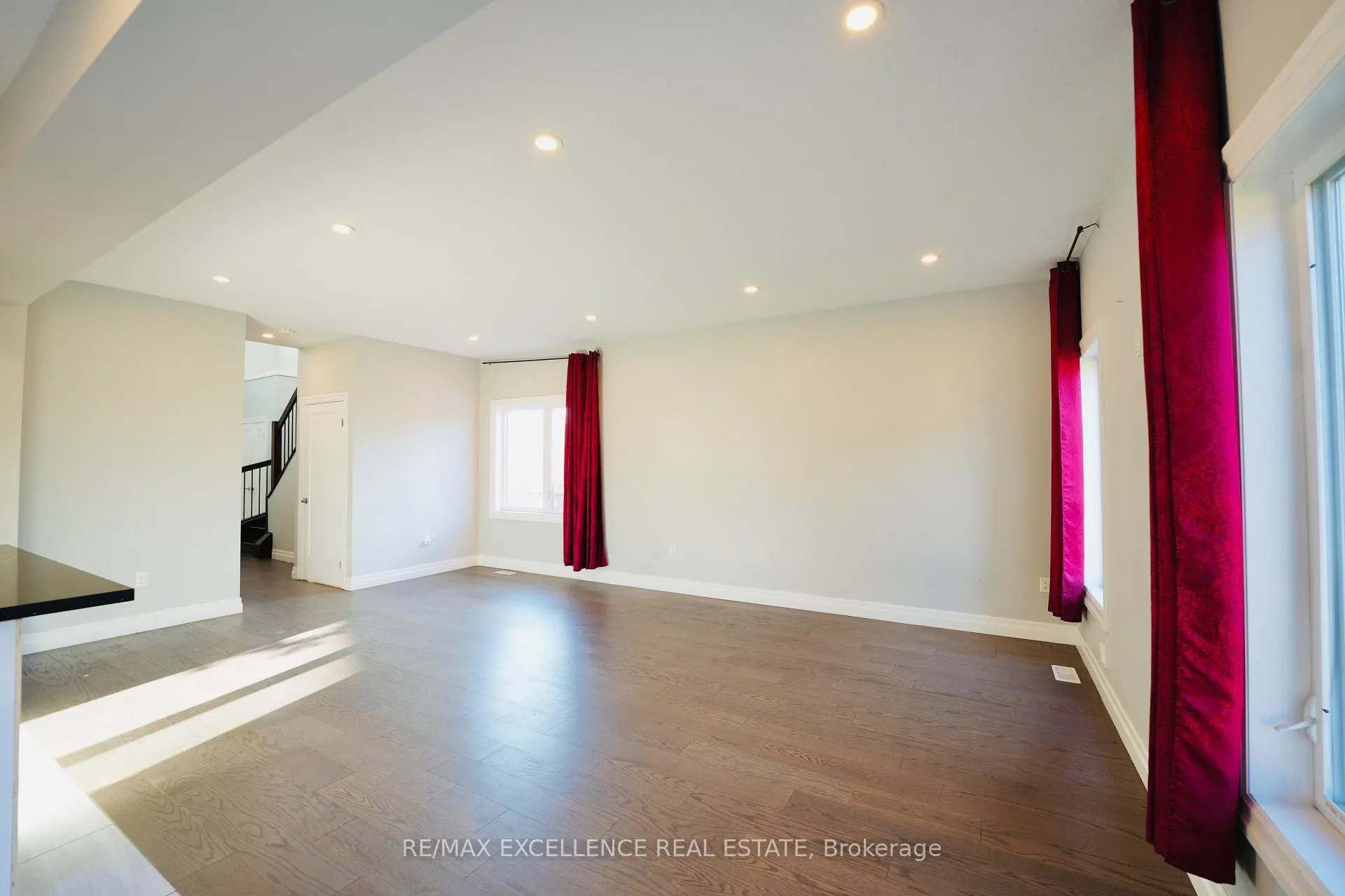 Photo 8 of 3023 Doyle Drive, London, South U — HOMEH