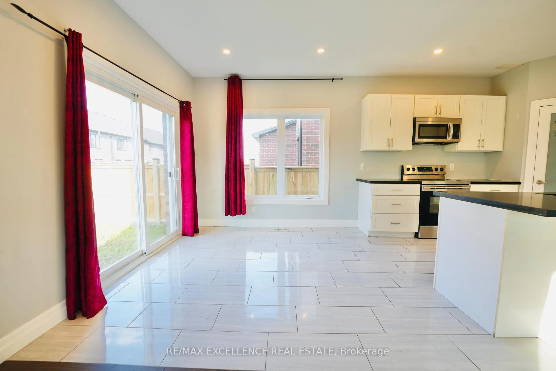 Photo 9 of 3023 Doyle Drive, London, South U — HOMEH